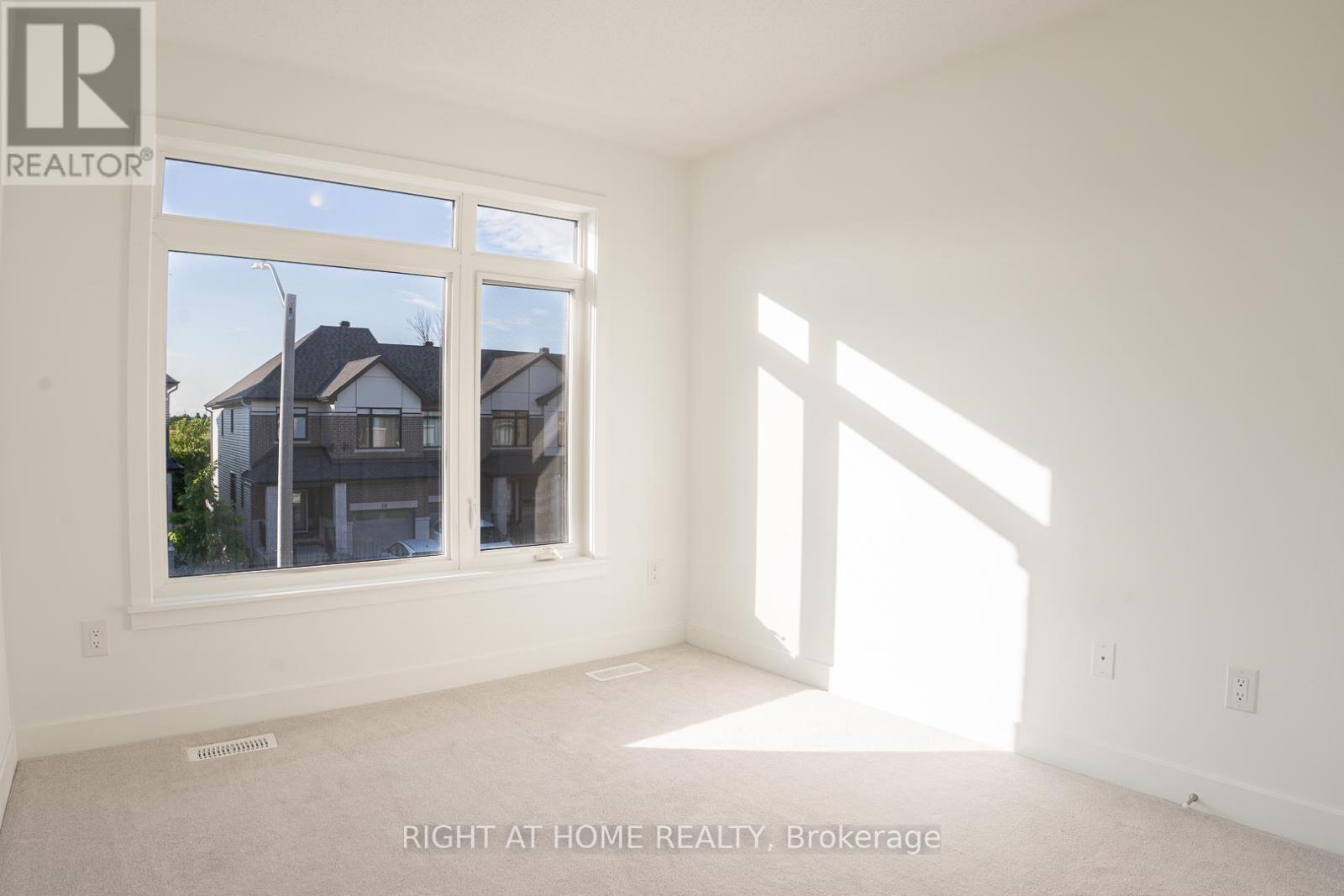 16 Nettle Crescent, Ottawa, ON - Indoor Photo Showing Other Room