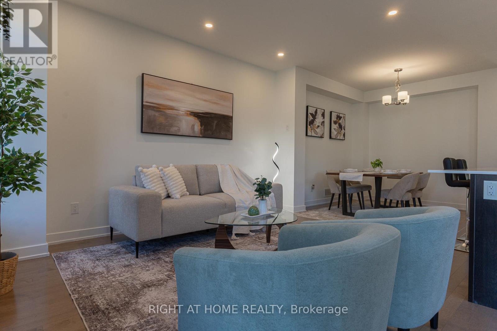 16 Nettle Crescent, Ottawa, ON - Indoor Photo Showing Living Room