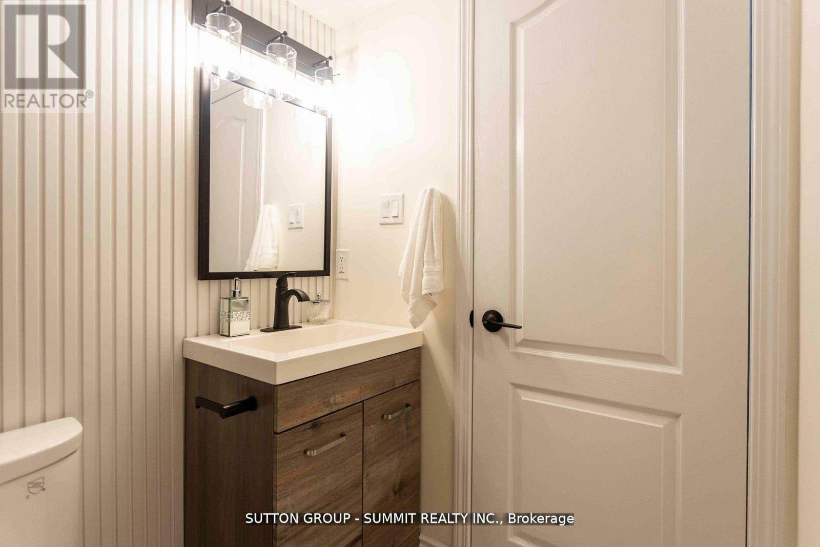 421 - 12 Douro Street, Toronto, ON - Indoor Photo Showing Bathroom