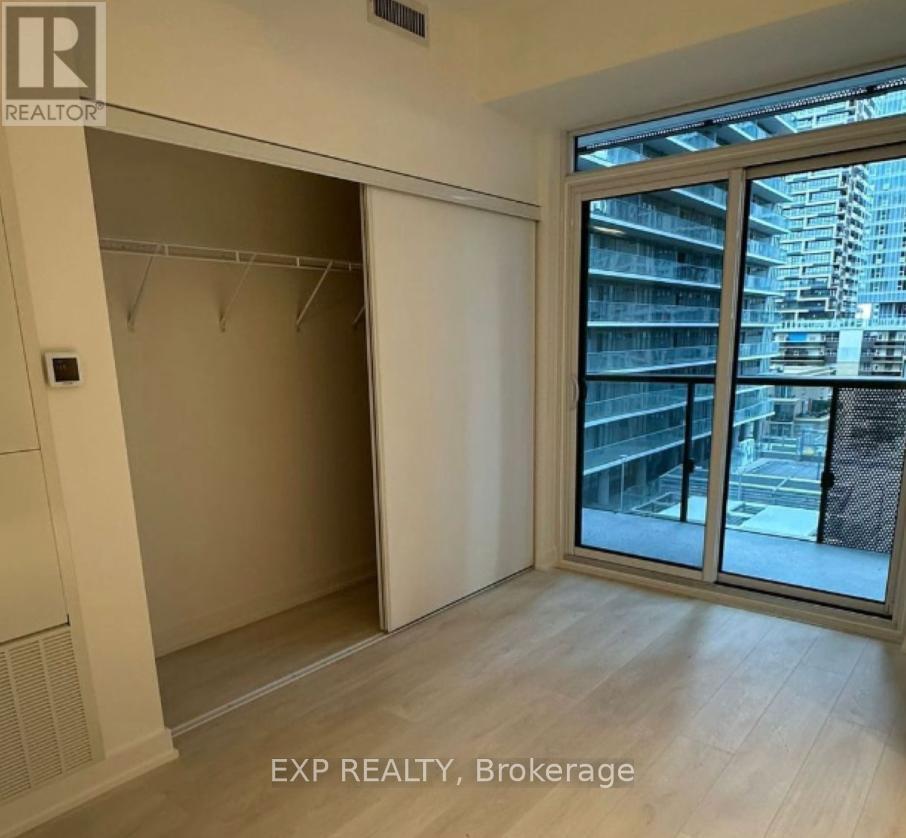 802 - 117 Broadway Avenue, Toronto, ON - Indoor Photo Showing Other Room