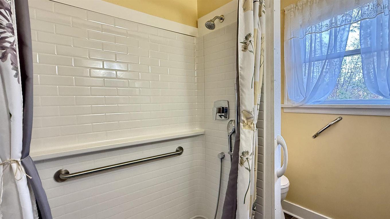 102 Cottage Street, Pictou, NS