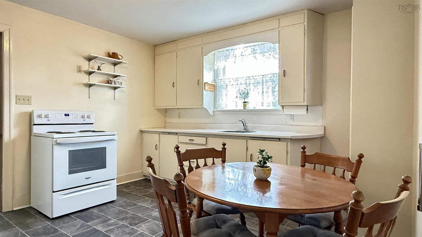 102 Cottage Street, Pictou, NS