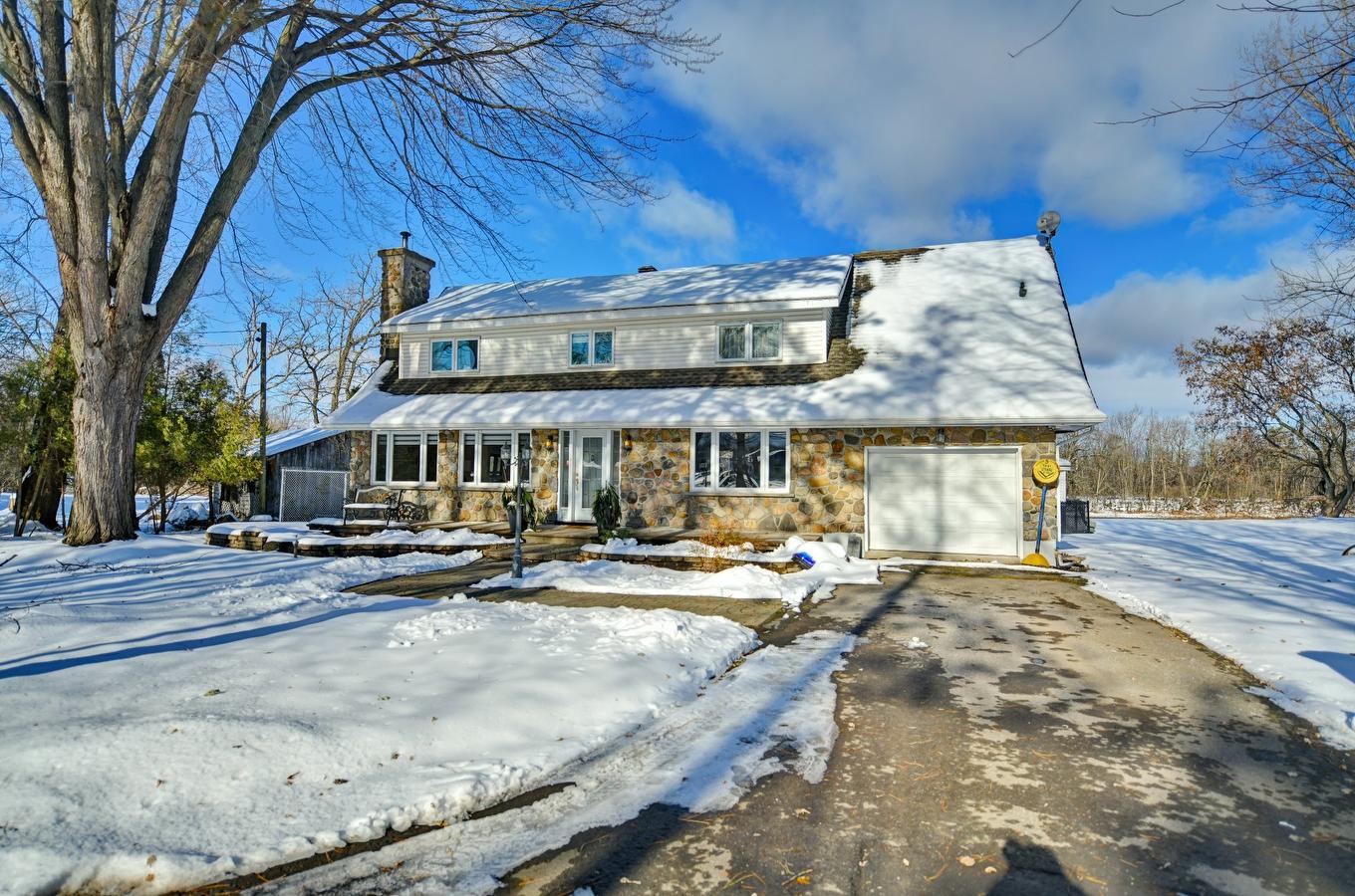 Façade - 5375 Boul. Des Mille-Îles, Laval (Saint-François), QC - Outdoor