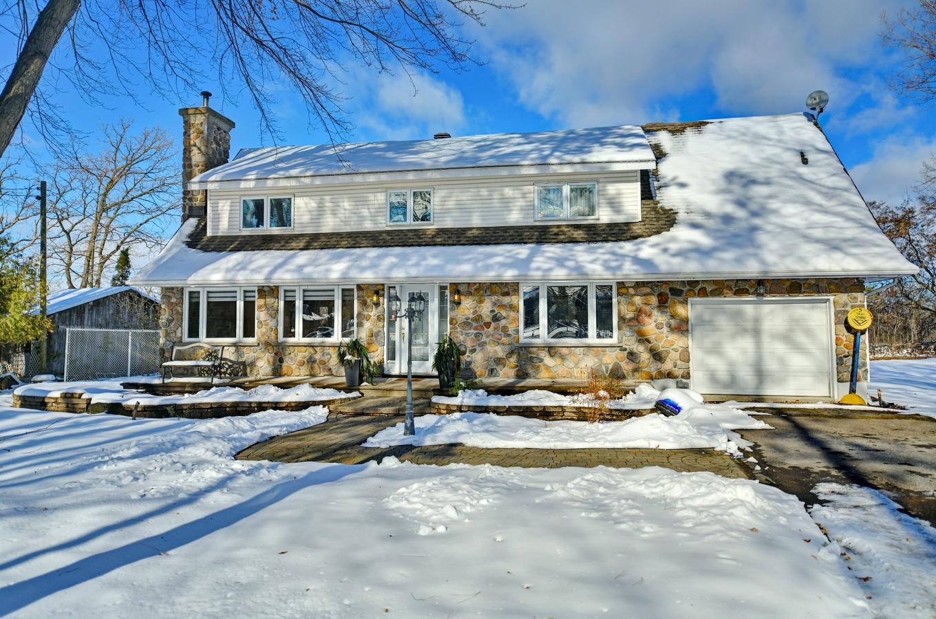 Façade - 5375 Boul. Des Mille-Îles, Laval (Saint-François), QC - Outdoor