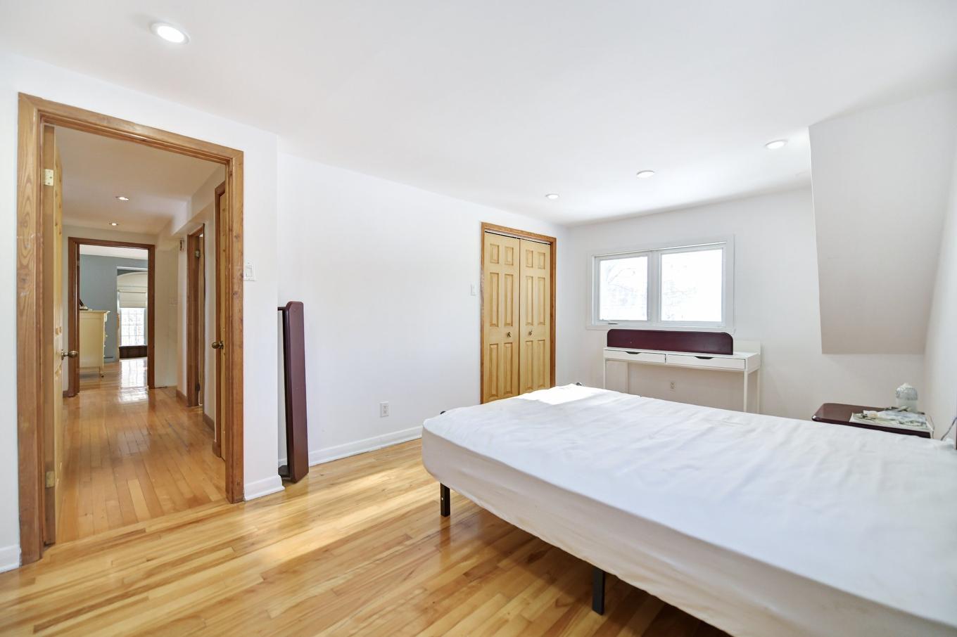 Chambre à coucher - 5375 Boul. Des Mille-Îles, Laval (Saint-François), QC - Indoor Photo Showing Bedroom