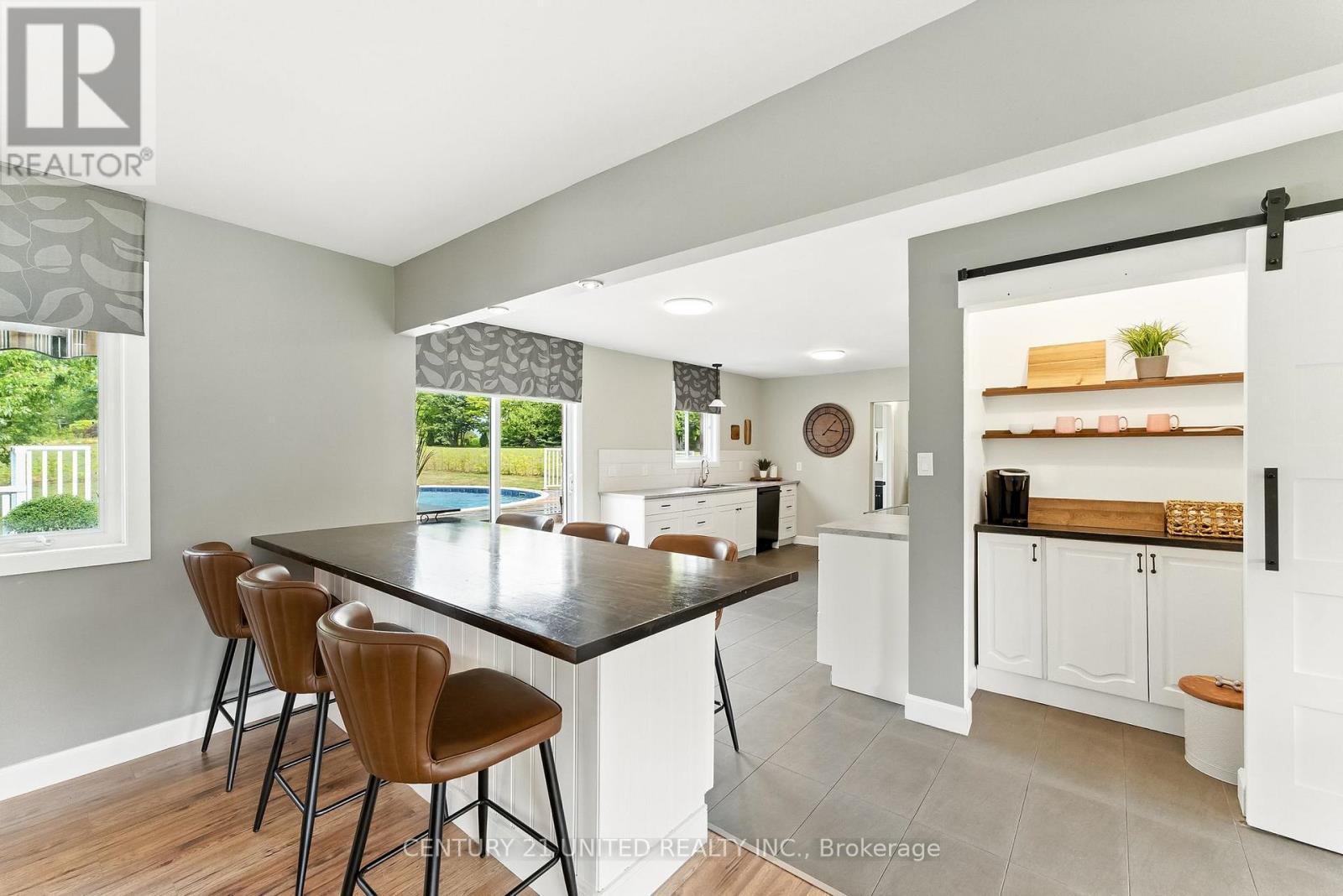 2038 Hilliard Street, Selwyn, ON - Indoor