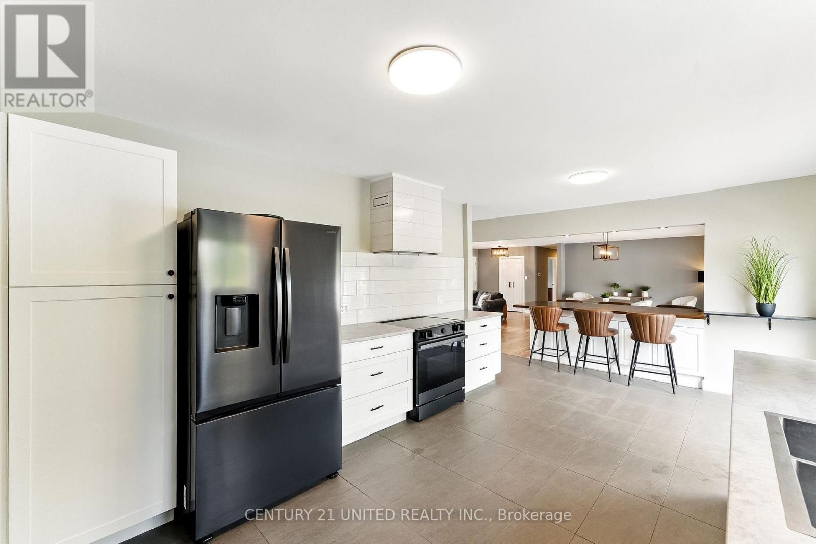 2038 Hilliard Street, Selwyn, ON - Indoor Photo Showing Kitchen