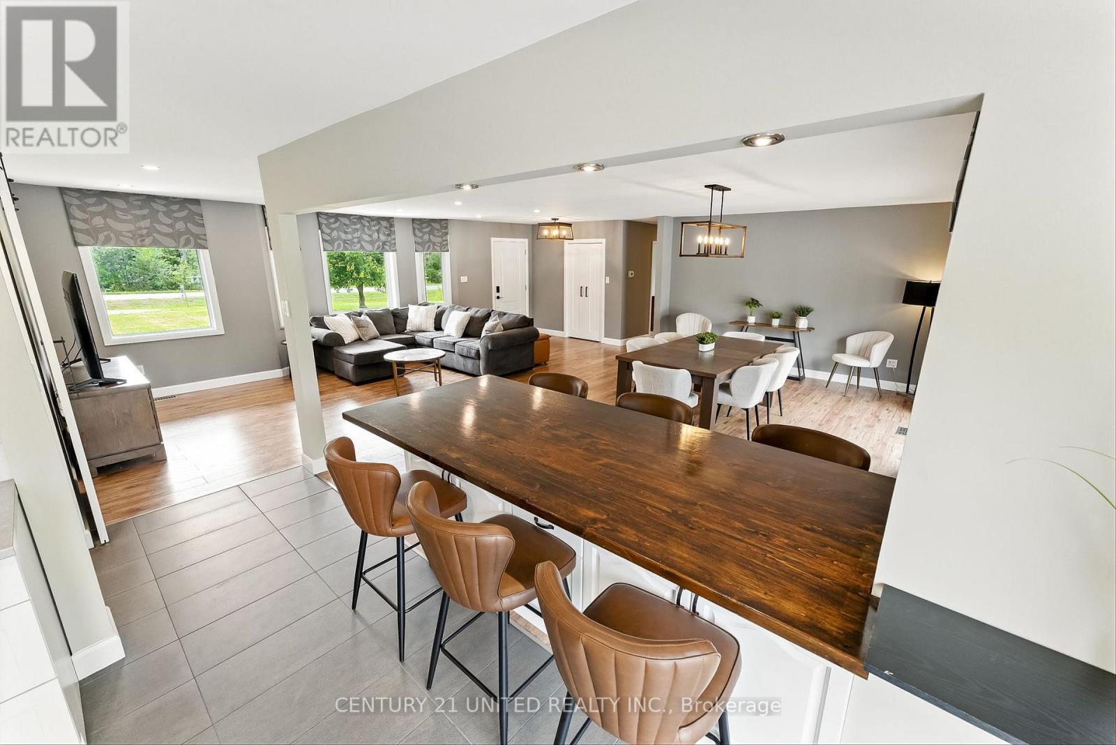 2038 Hilliard Street, Selwyn, ON - Indoor