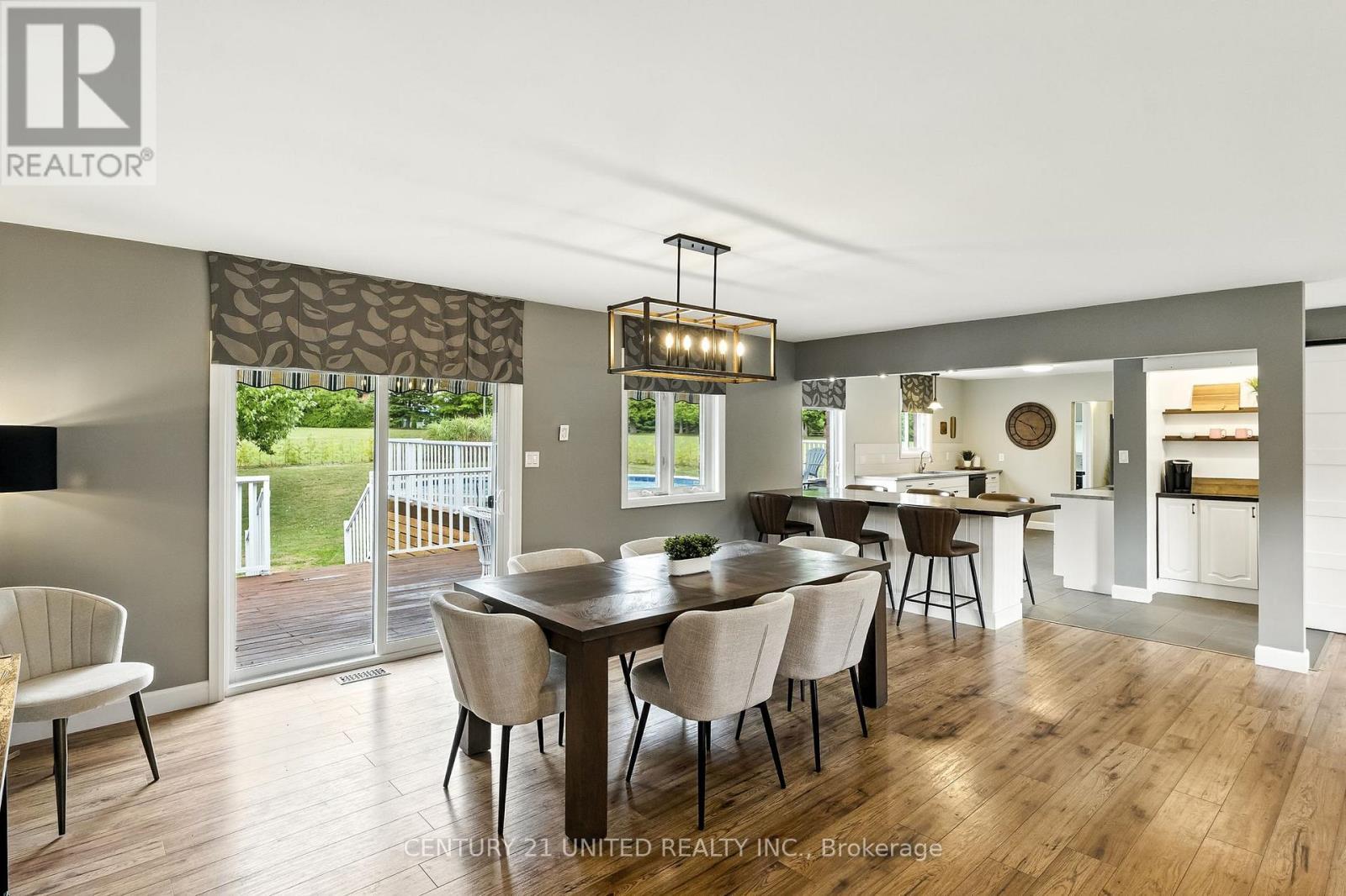 2038 Hilliard Street, Selwyn, ON - Indoor Photo Showing Dining Room