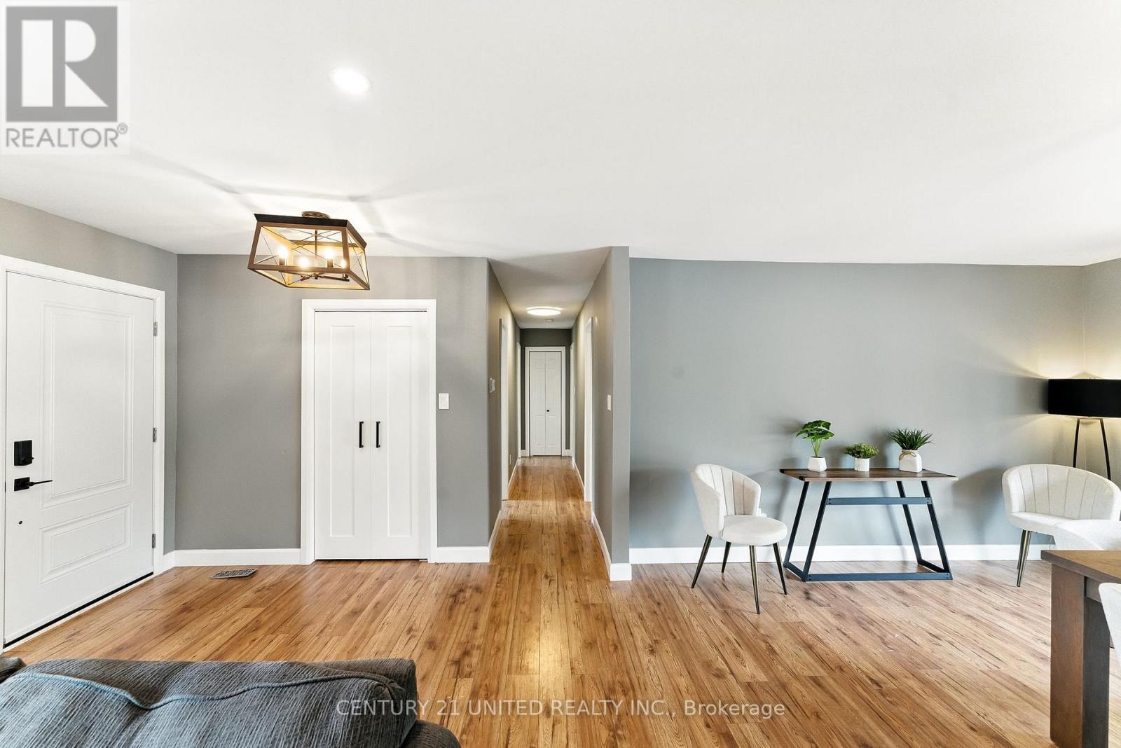 2038 Hilliard Street, Selwyn, ON - Indoor Photo Showing Other Room