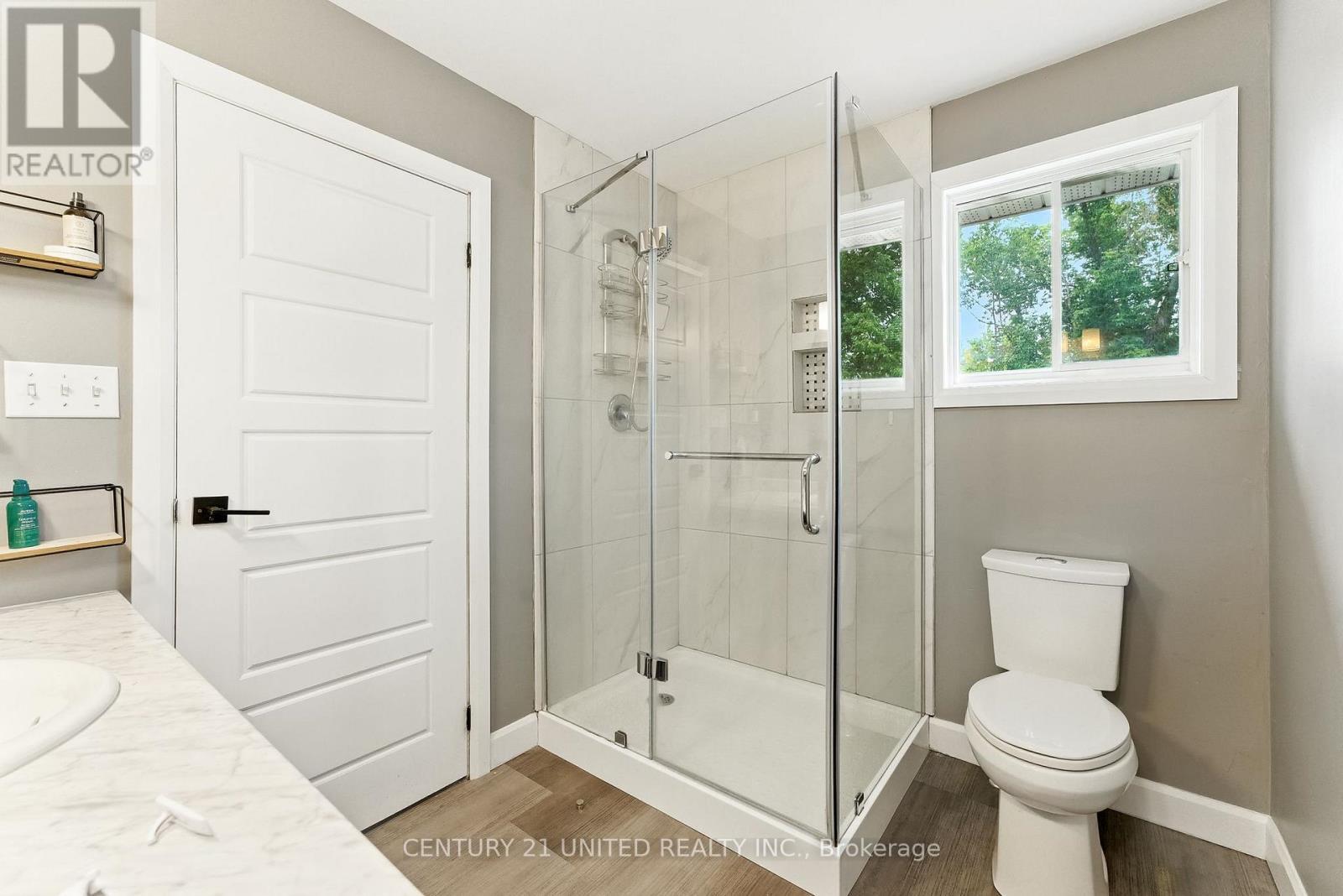 2038 Hilliard Street, Selwyn, ON - Indoor Photo Showing Bathroom