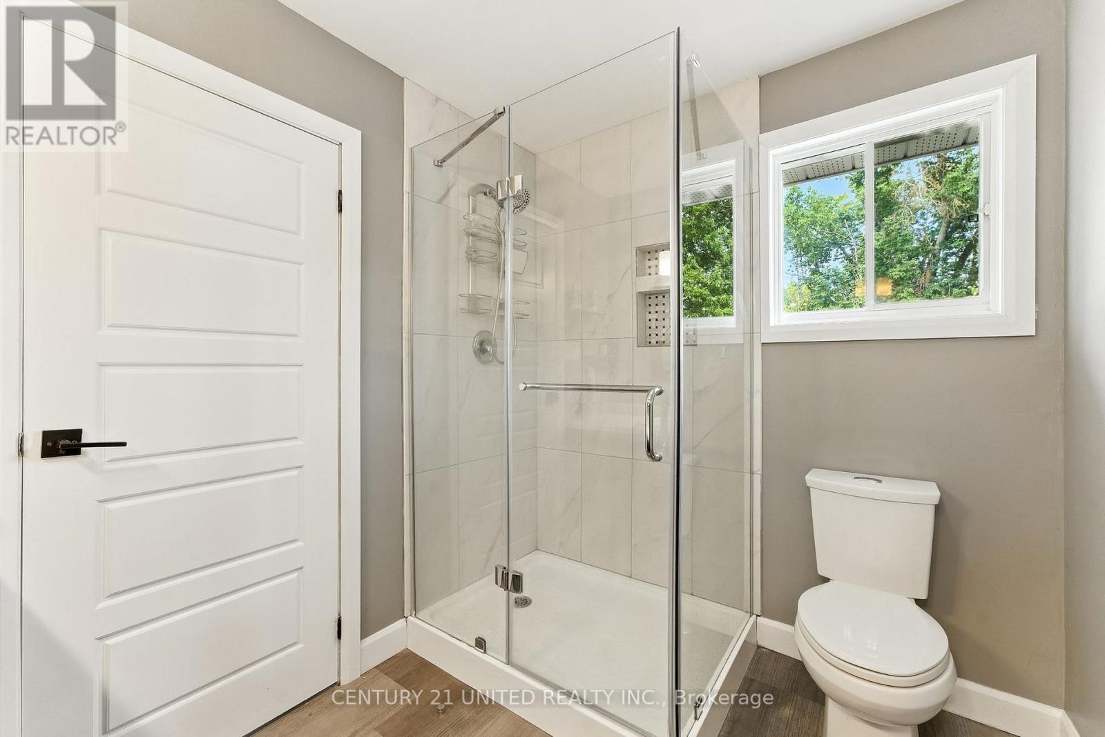 2038 Hilliard Street, Selwyn, ON - Indoor Photo Showing Bathroom