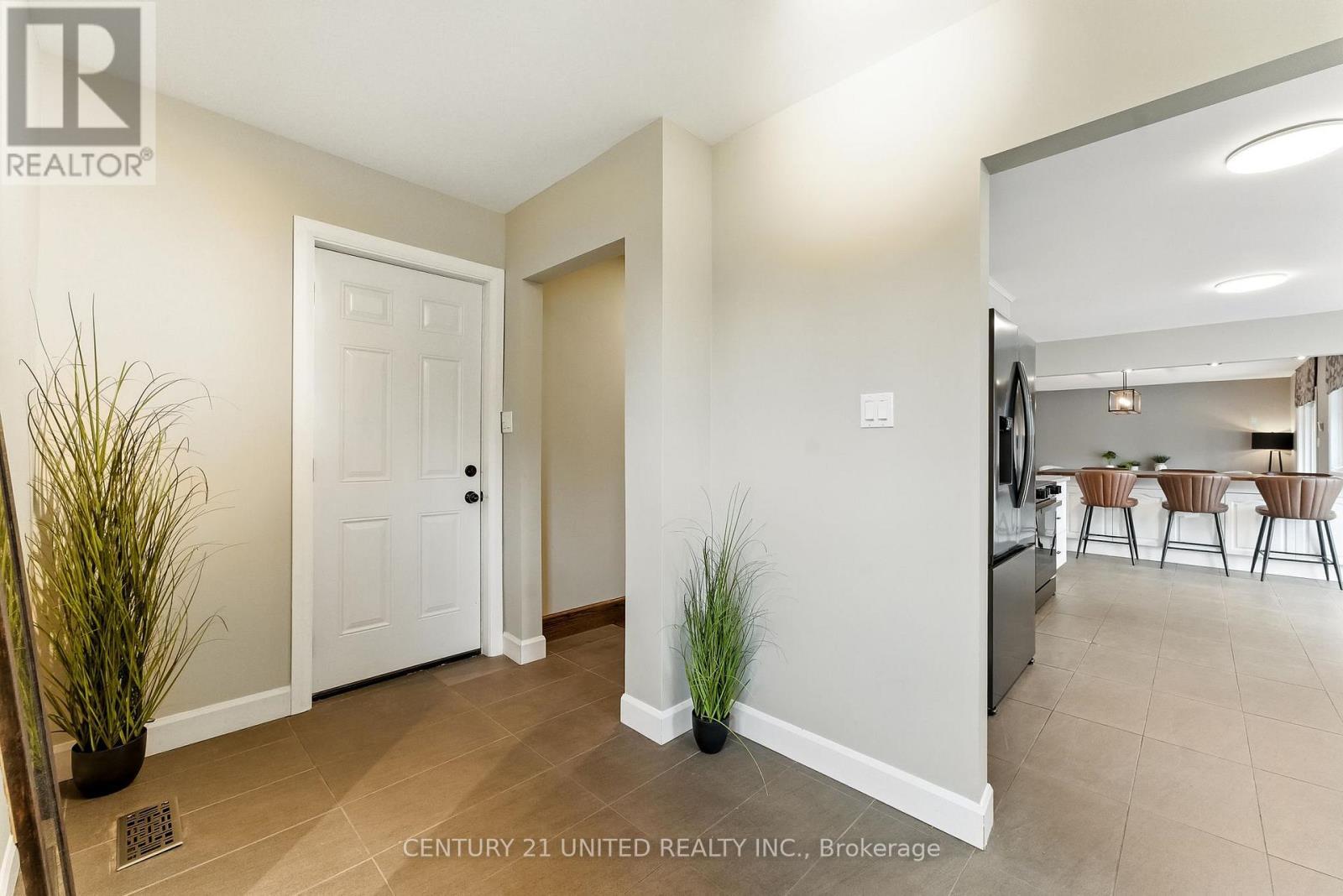 2038 Hilliard Street, Selwyn, ON - Indoor Photo Showing Other Room