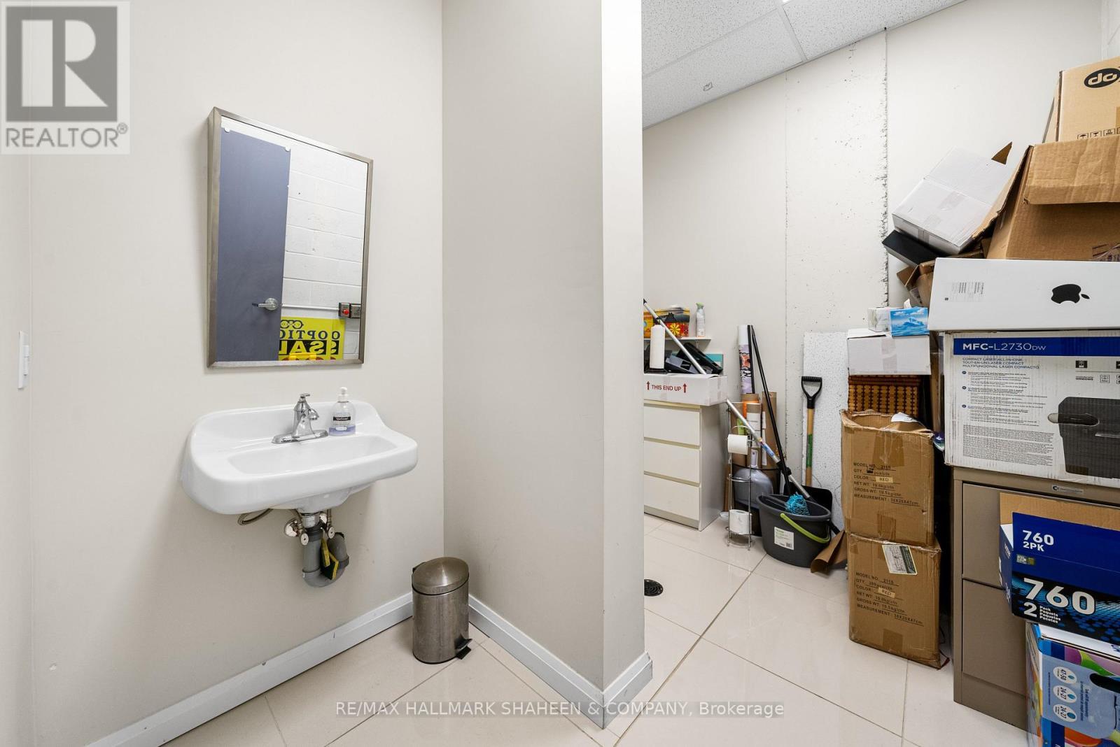 B10 - 9610 Yonge Street, Richmond Hill, ON