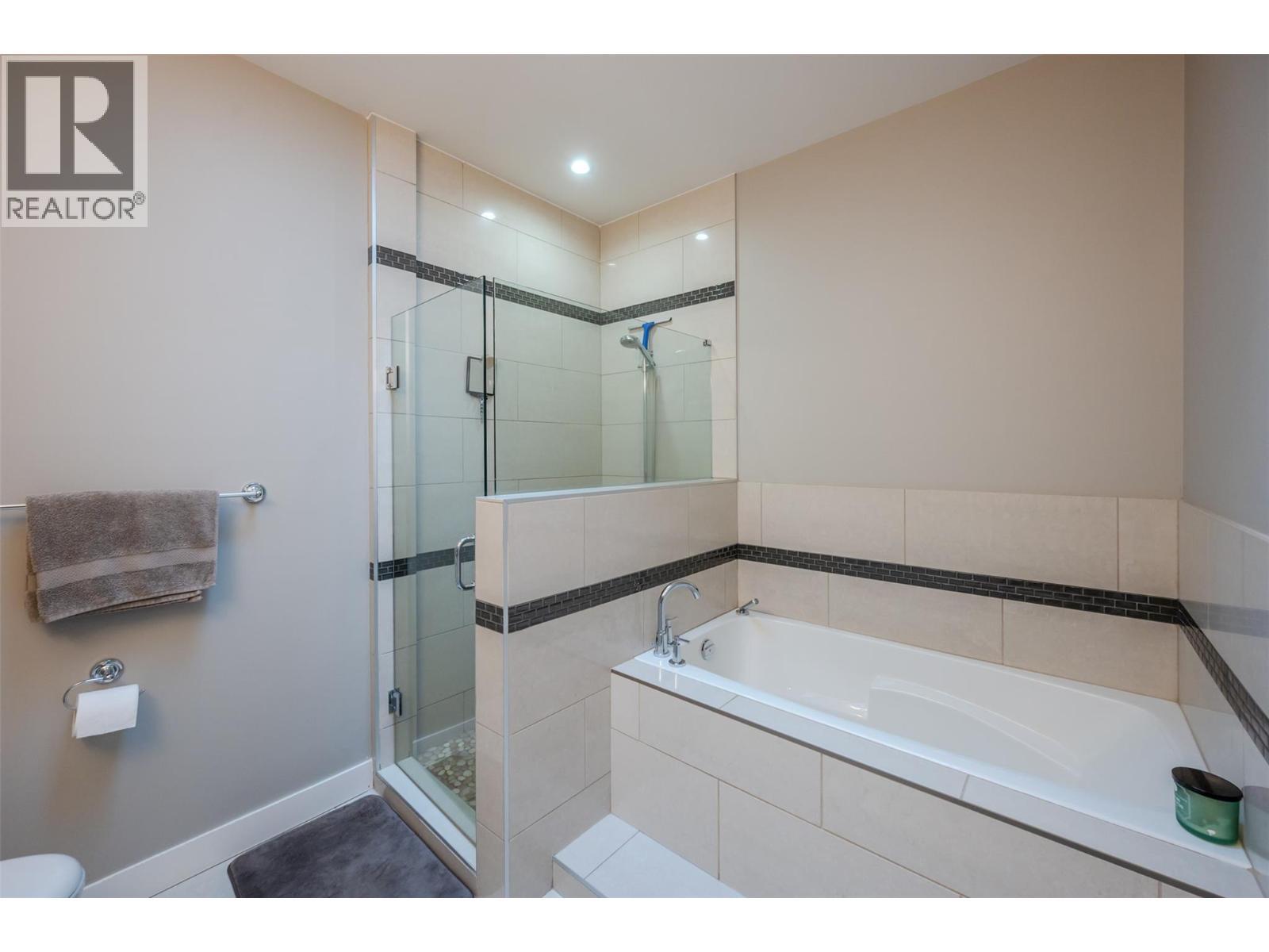192 Nicola Place, Summerland, BC - Indoor Photo Showing Bathroom