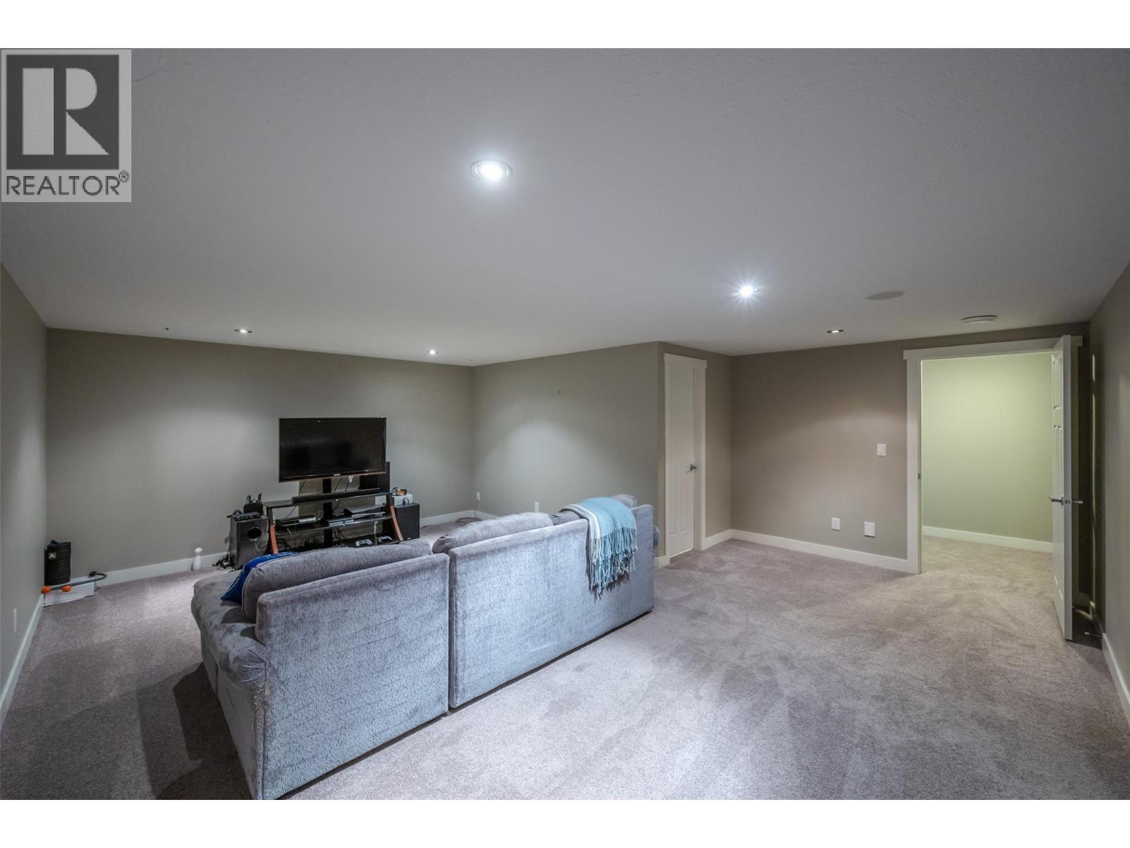 192 Nicola Place, Summerland, BC - Indoor