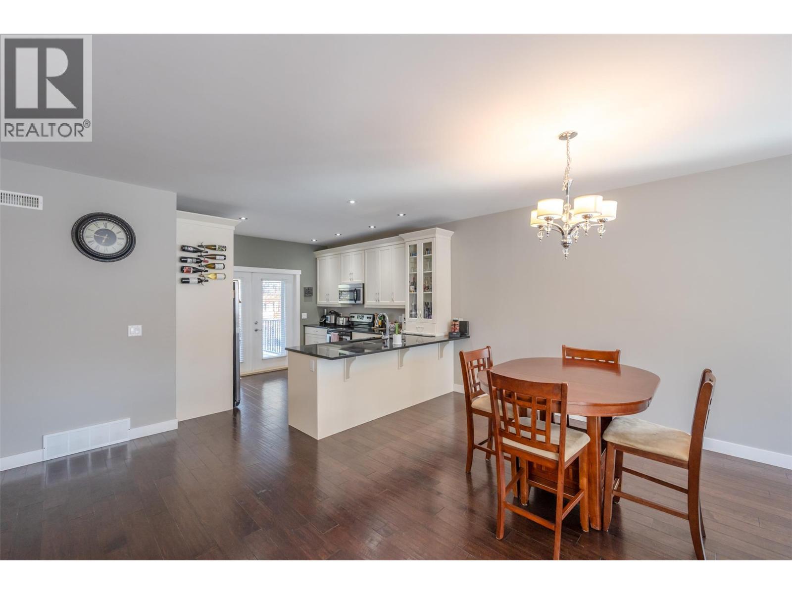 192 Nicola Place, Summerland, BC - Indoor Photo Showing Dining Room