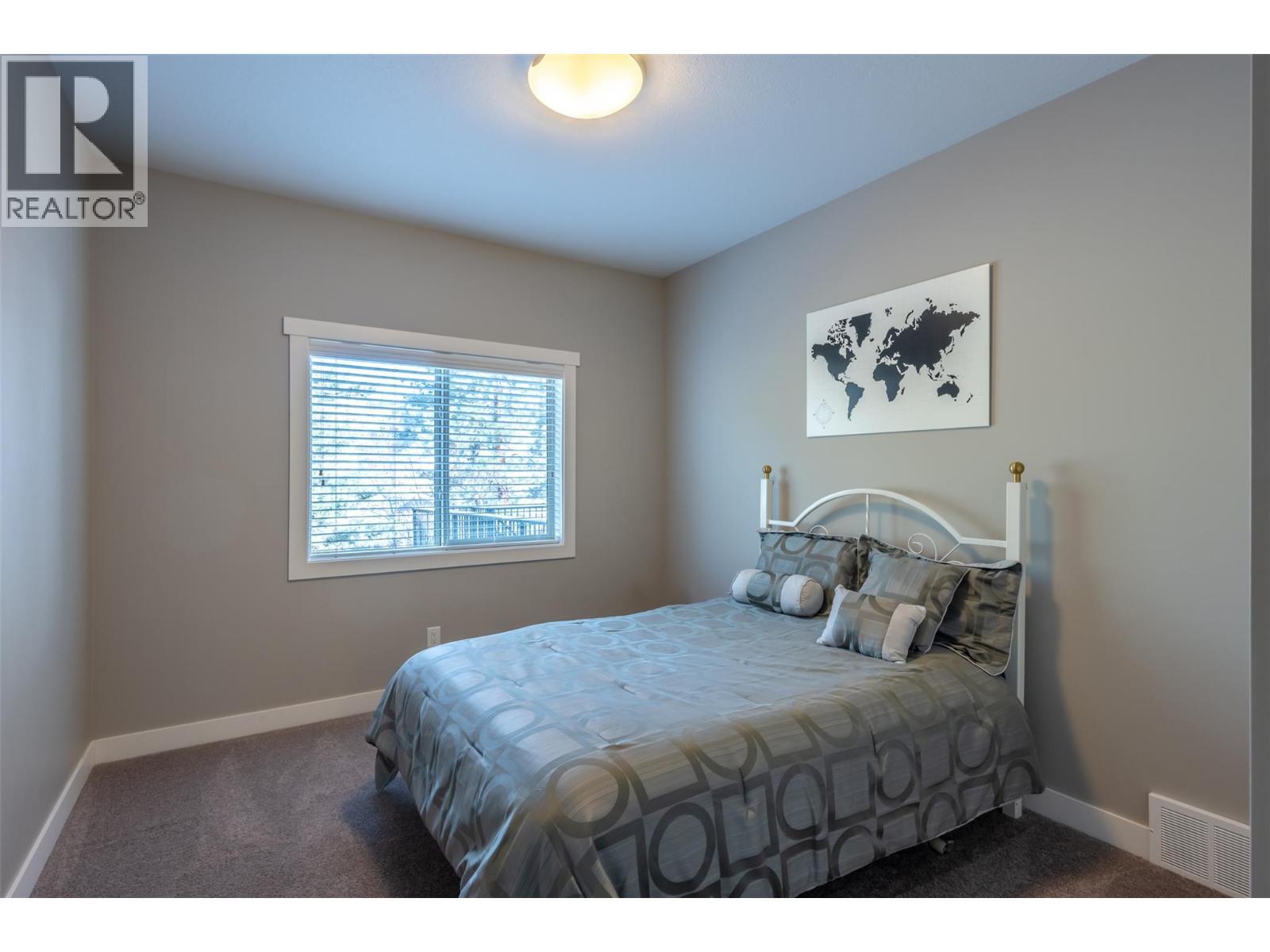 192 Nicola Place, Summerland, BC - Indoor Photo Showing Bedroom