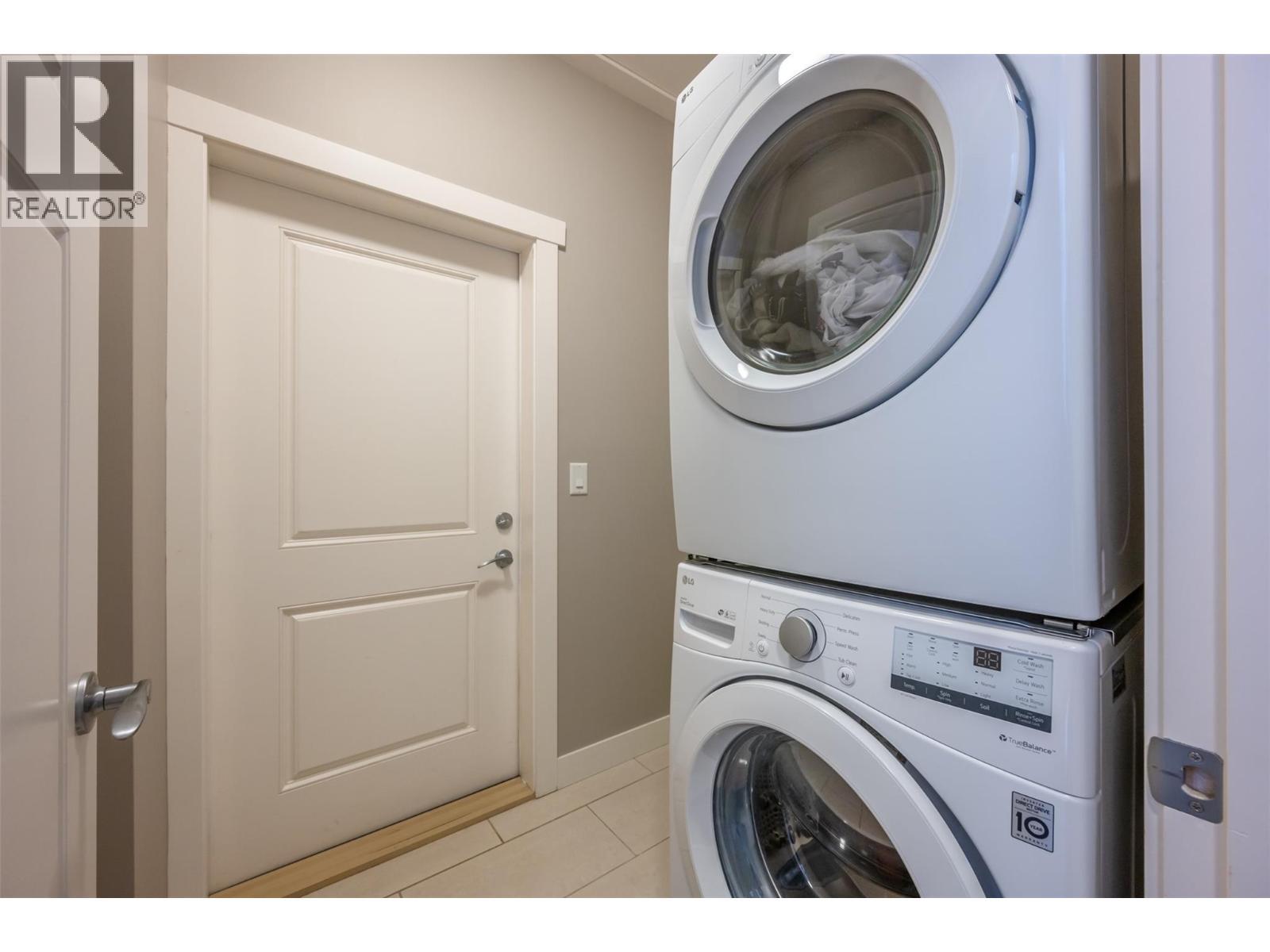 192 Nicola Place, Summerland, BC - Indoor Photo Showing Laundry Room