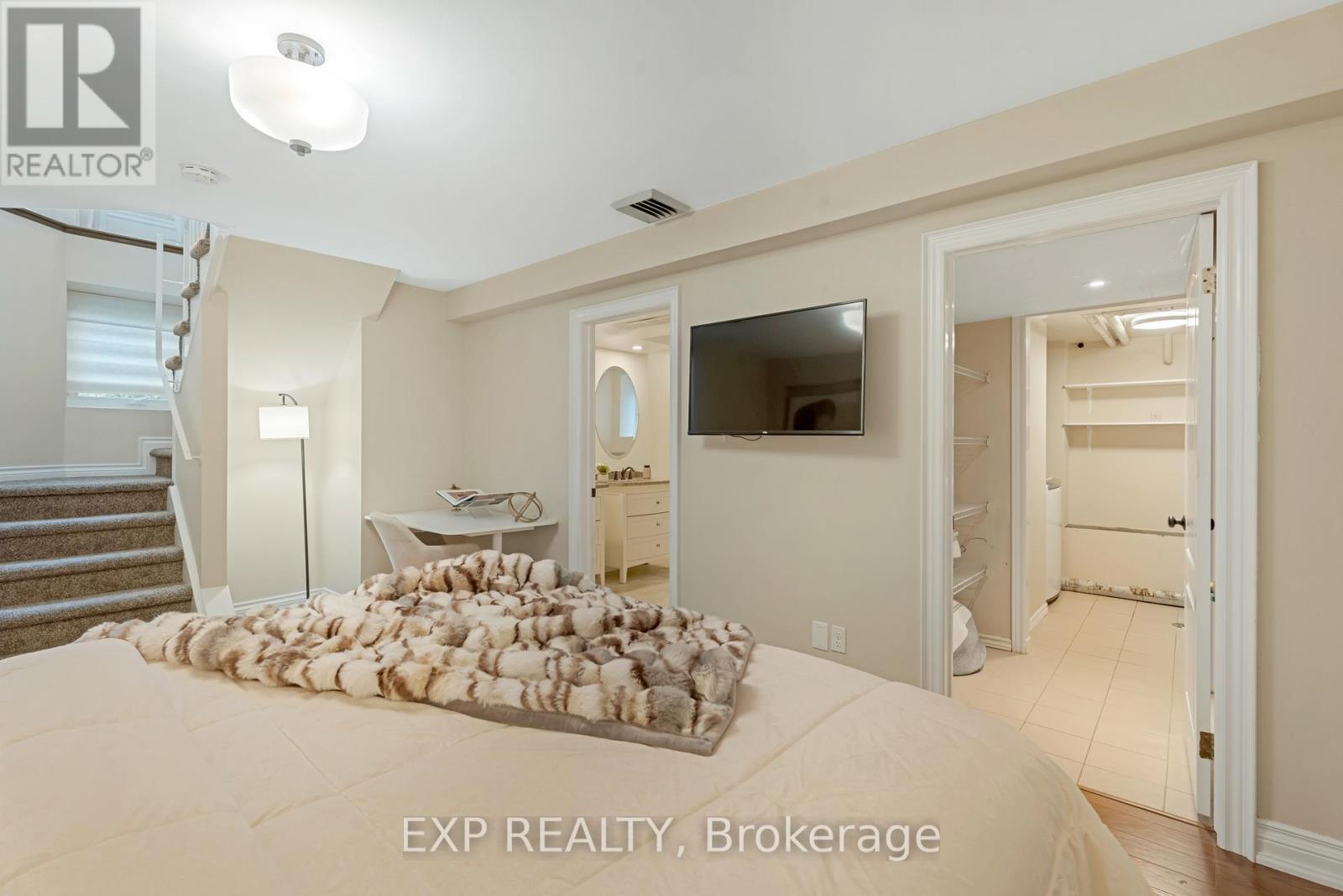 2 - 46 Herkimer Street, Hamilton, ON - Indoor Photo Showing Bedroom