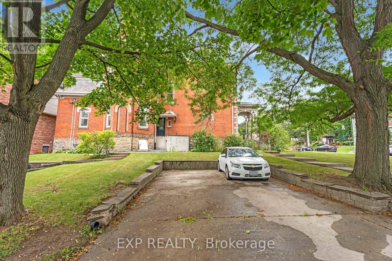 2 - 46 Herkimer Street, Hamilton, ON - Outdoor