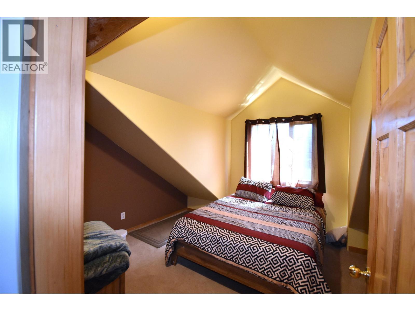 1310 Willow Street, Telkwa, BC - Indoor Photo Showing Bedroom