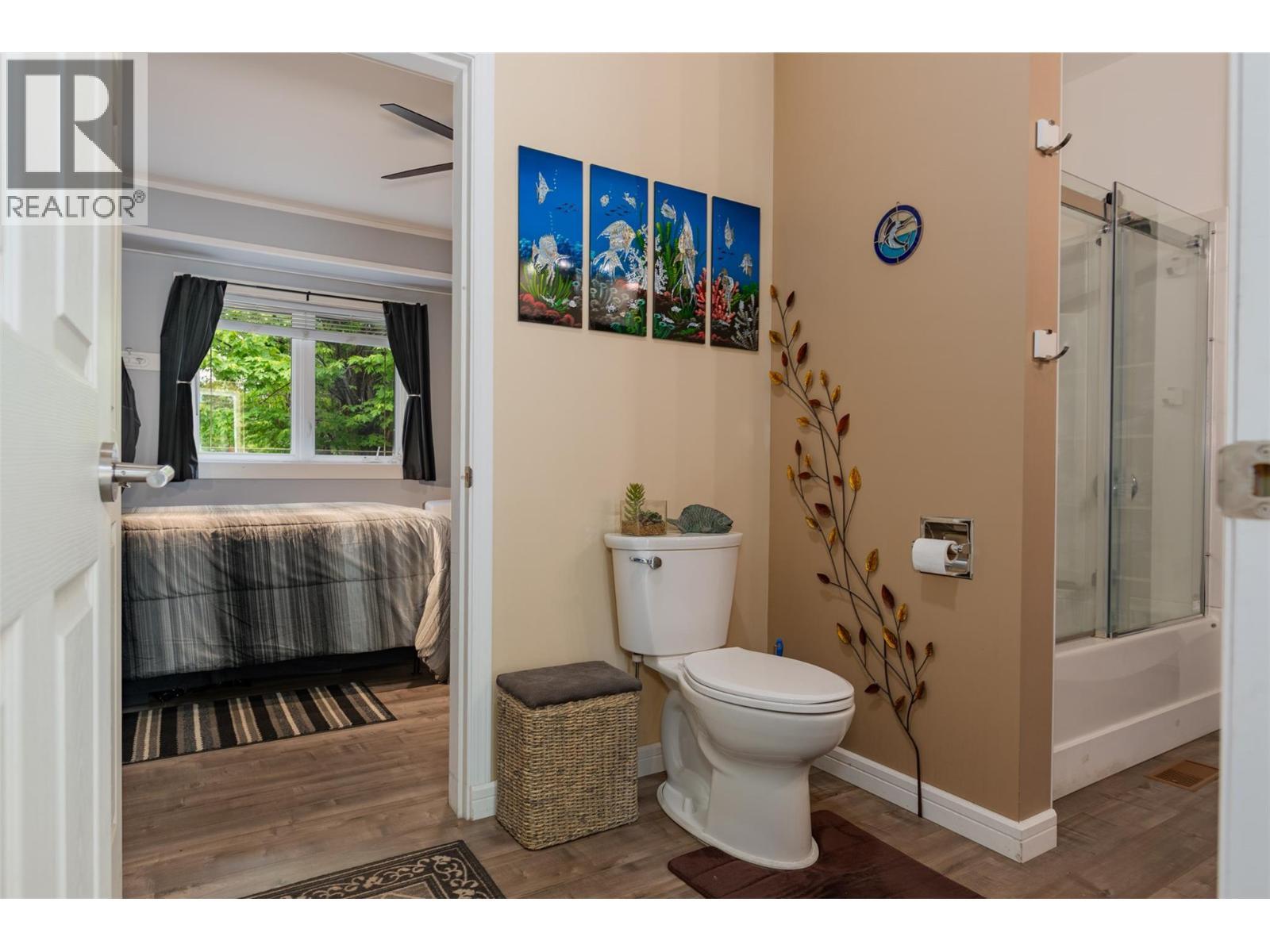 2060 Casino Road, Trail, BC - Indoor Photo Showing Bathroom
