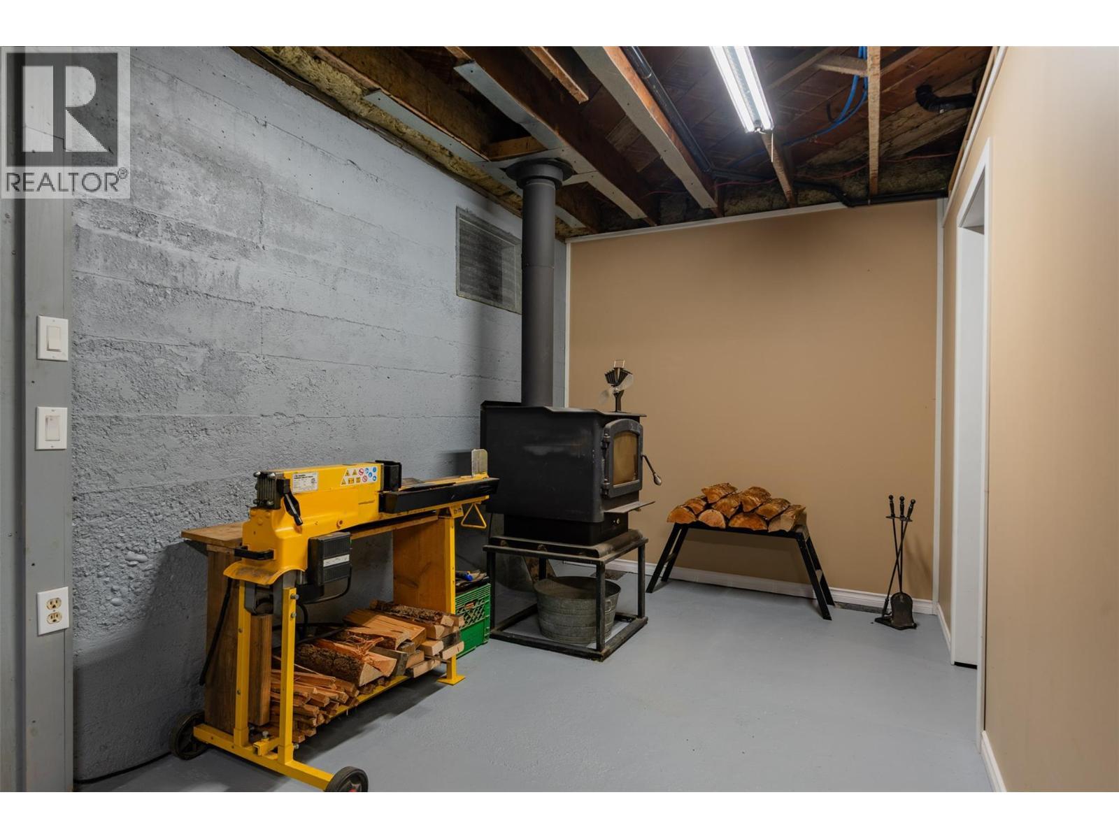 2060 Casino Road, Trail, BC - Indoor