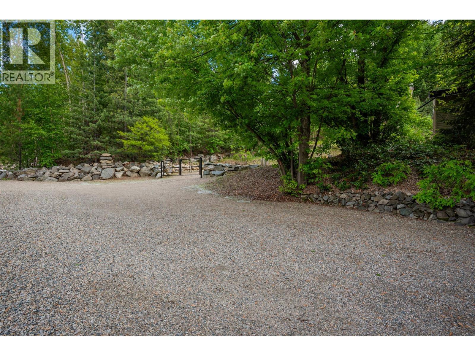 2060 Casino Road, Trail, BC - Outdoor