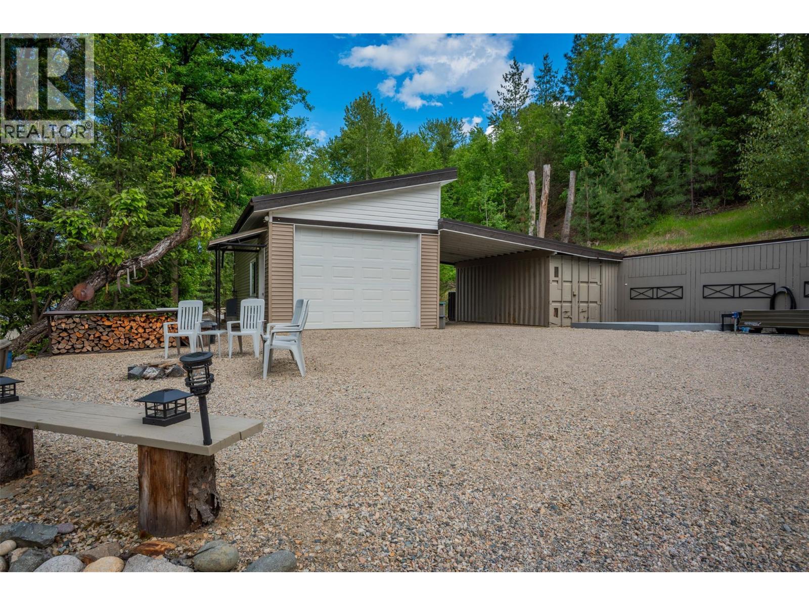 2060 Casino Road, Trail, BC - Outdoor