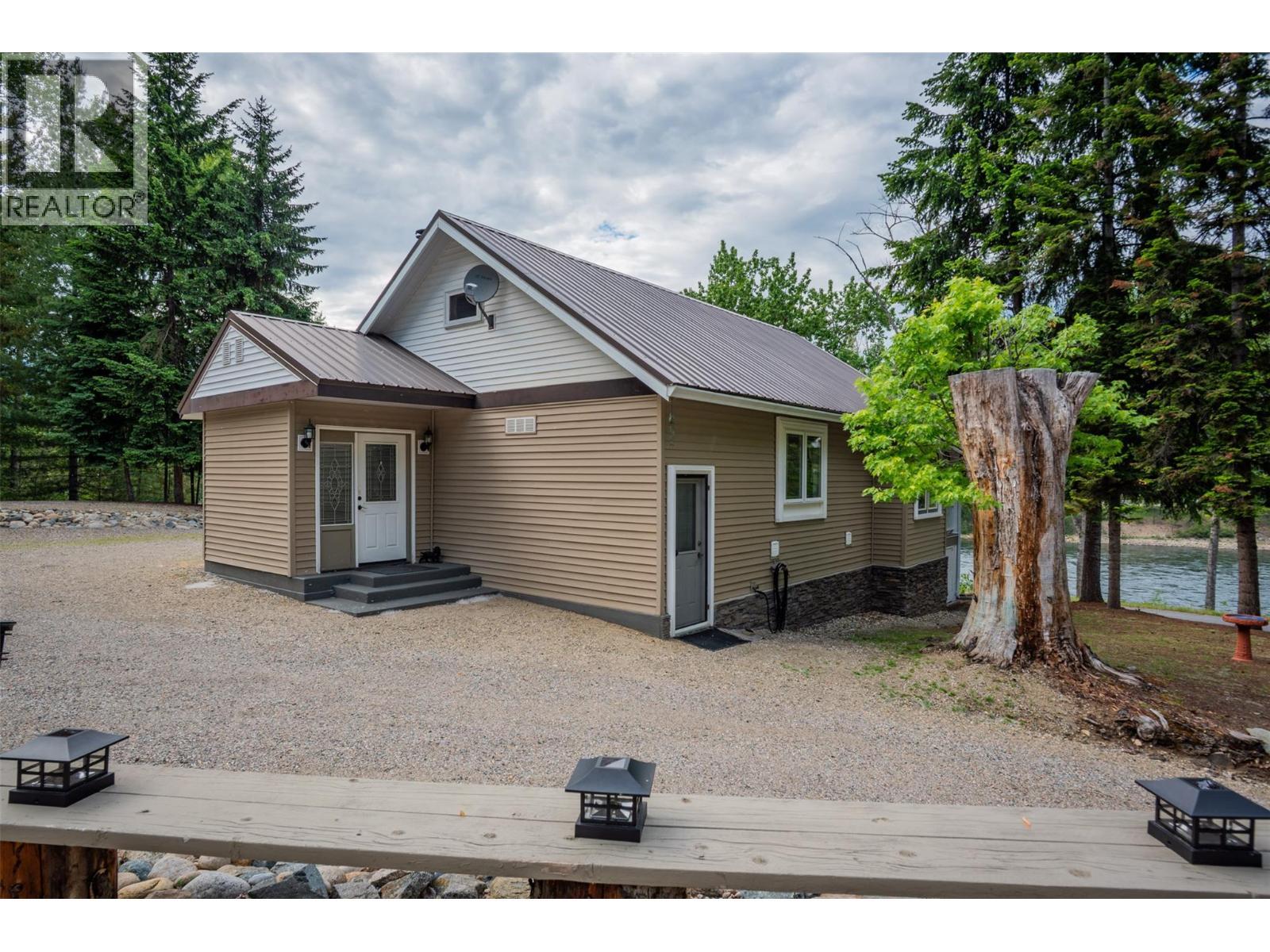 2060 Casino Road, Trail, BC - Outdoor