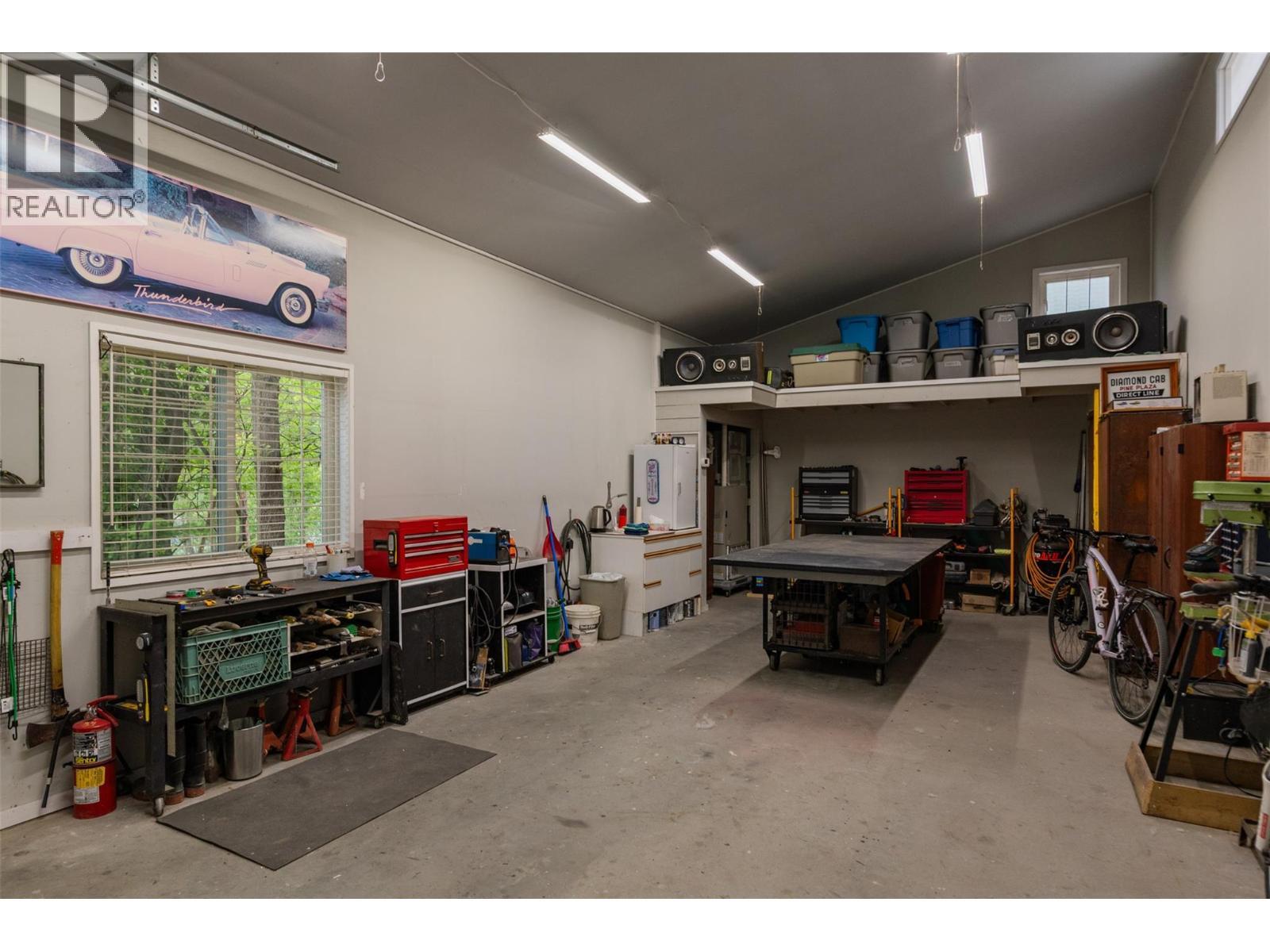 2060 Casino Road, Trail, BC - Indoor