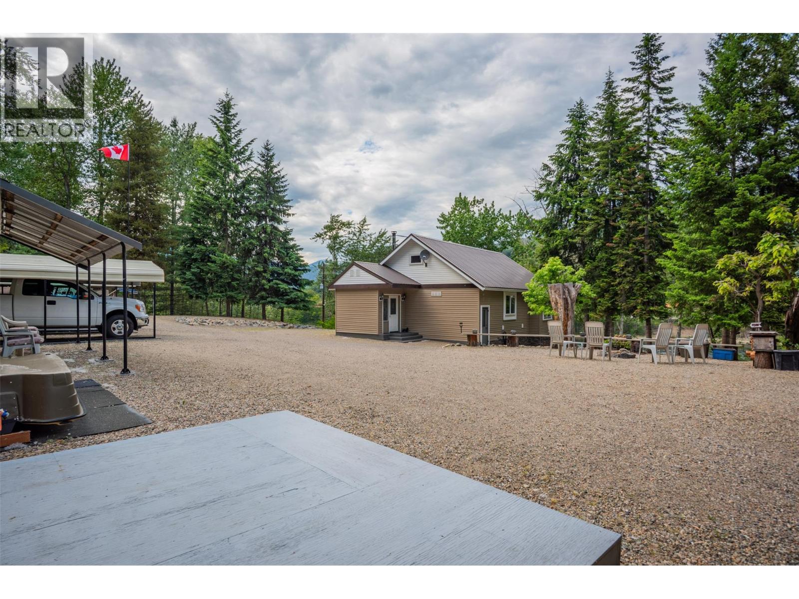 2060 Casino Road, Trail, BC - Outdoor