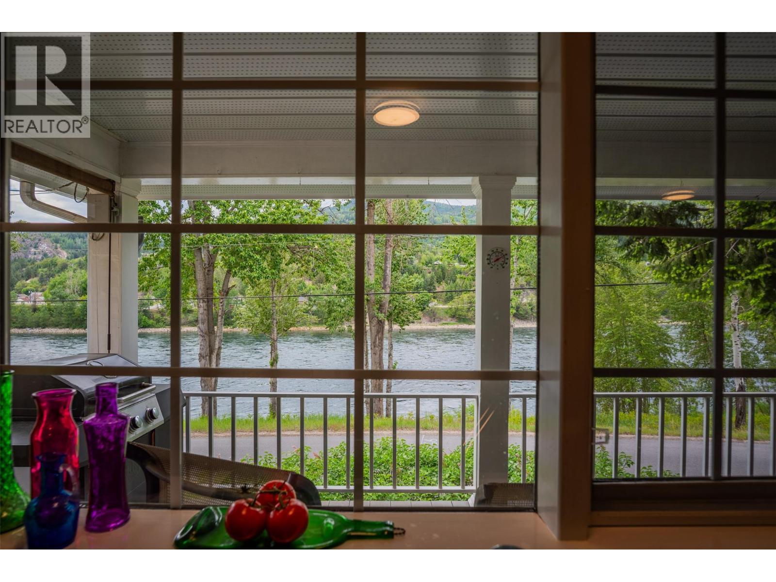 2060 Casino Road, Trail, BC - Indoor