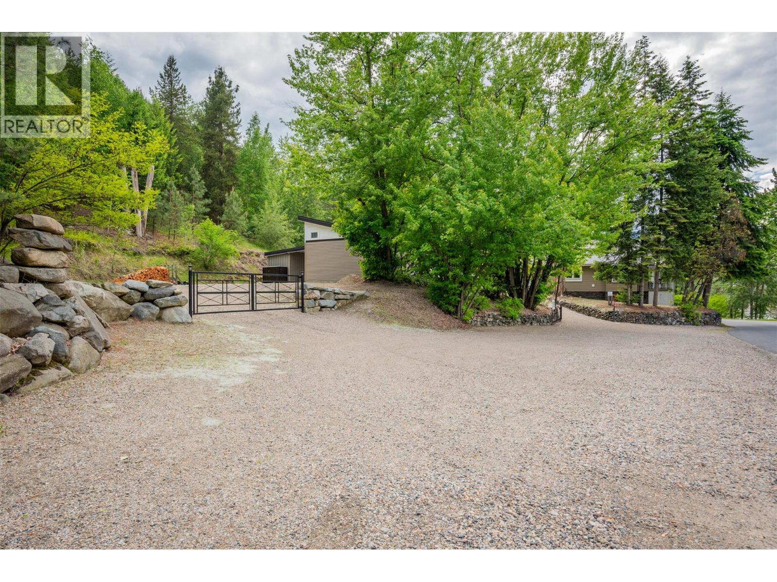 2060 Casino Road, Trail, BC - Outdoor
