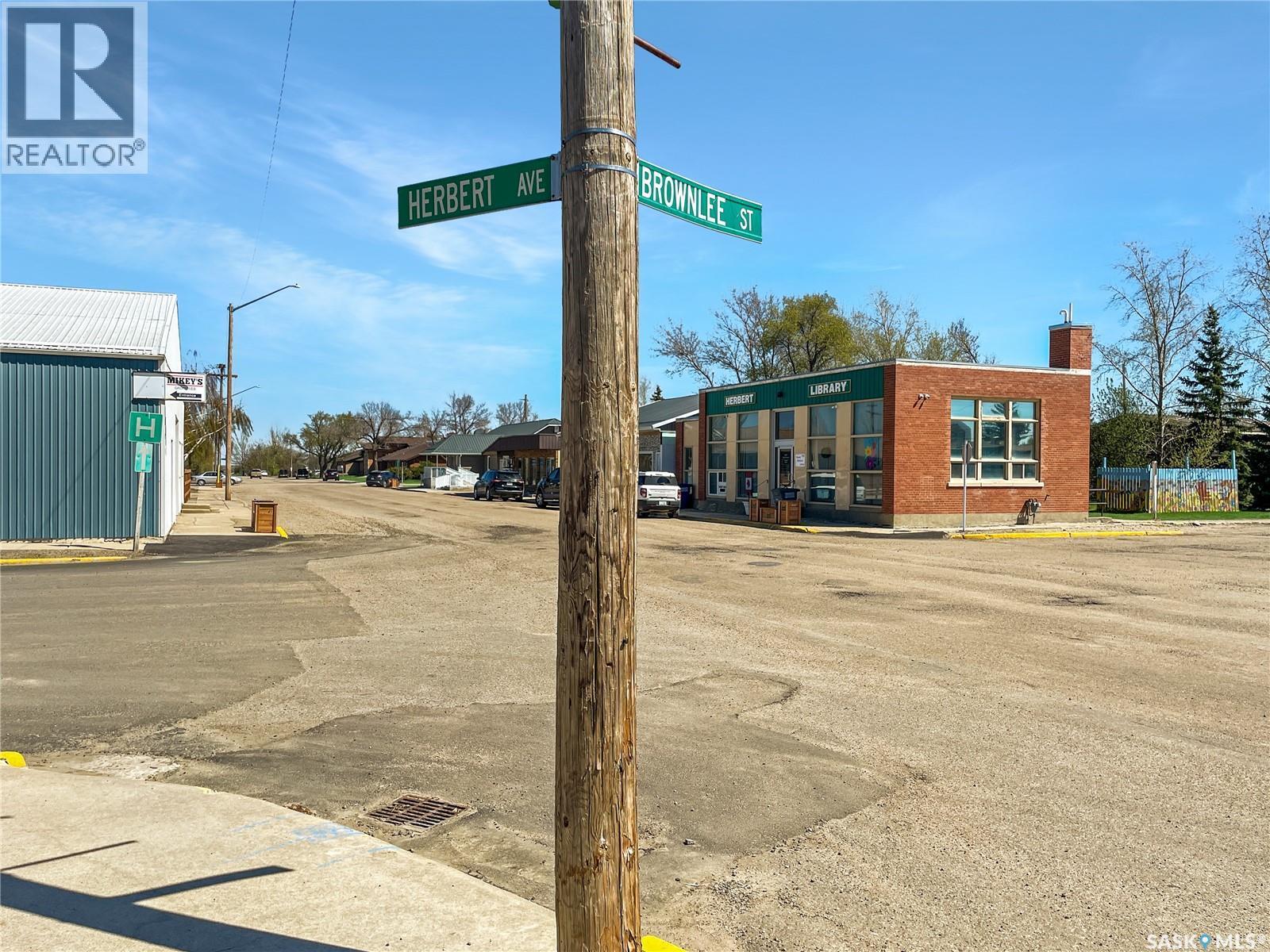 611 Herbert Avenue, Herbert, SK