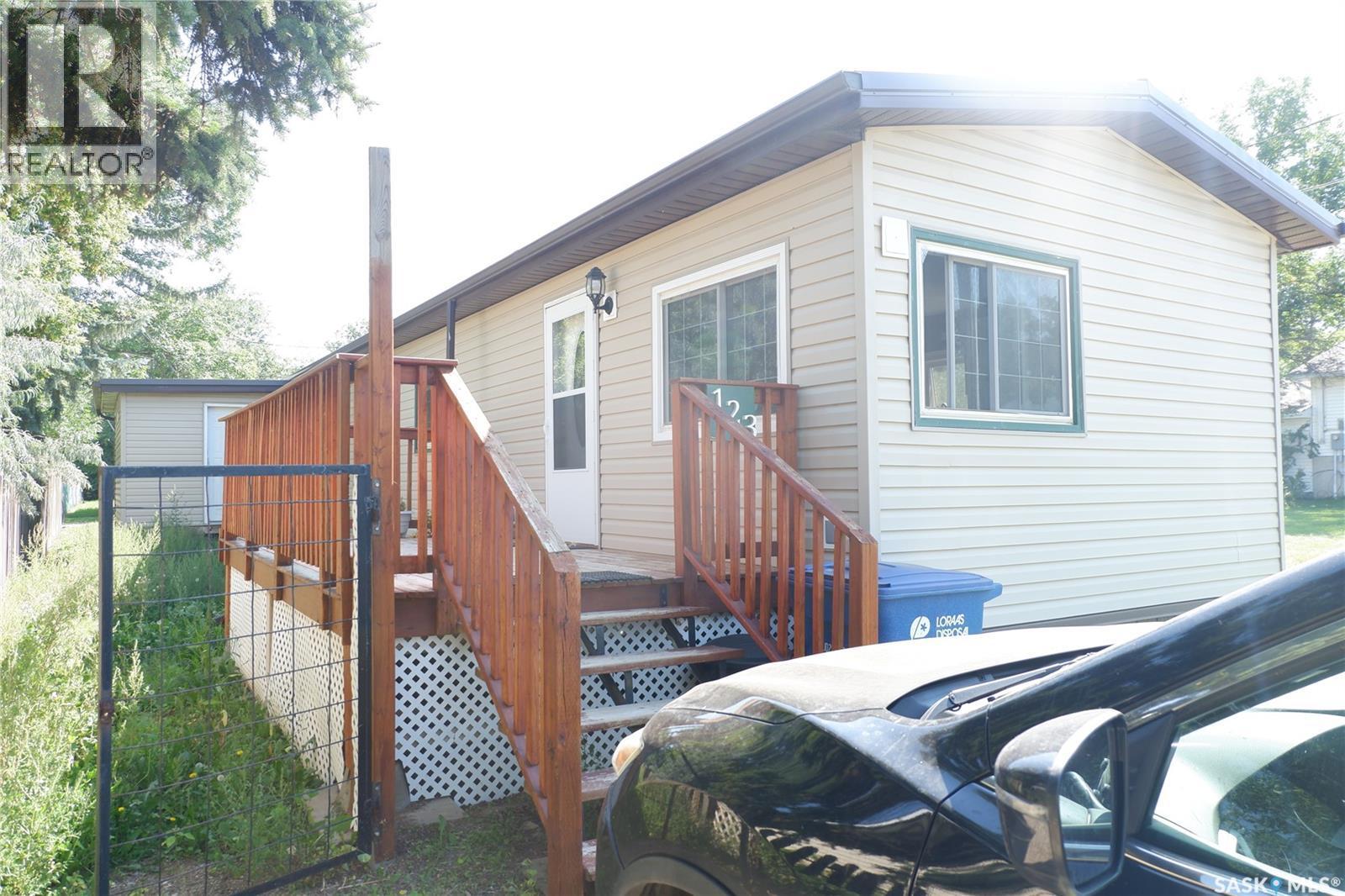 123 3Rd Street W, Lafleche, SK