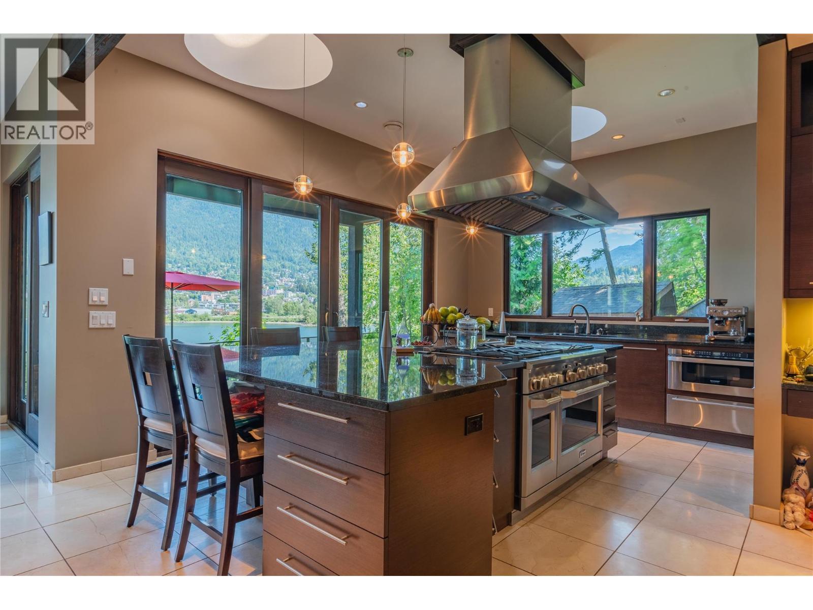 59 Johnstone Road, Nelson, BC - Indoor Photo Showing Other Room