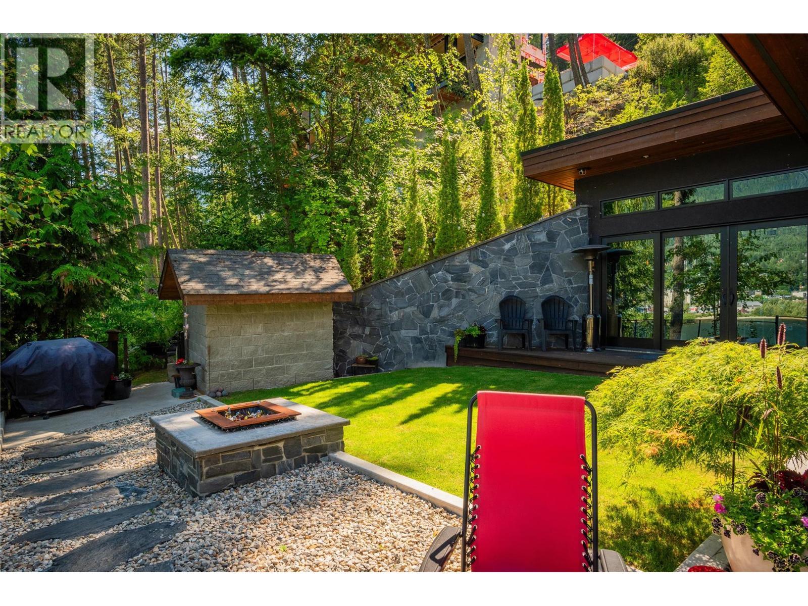 59 Johnstone Road, Nelson, BC - Outdoor