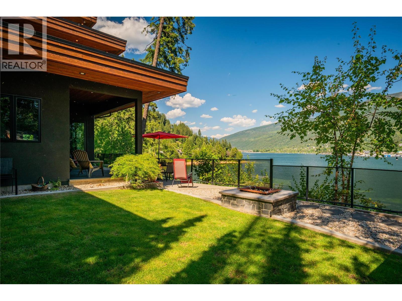 59 Johnstone Road, Nelson, BC - Outdoor With Body Of Water