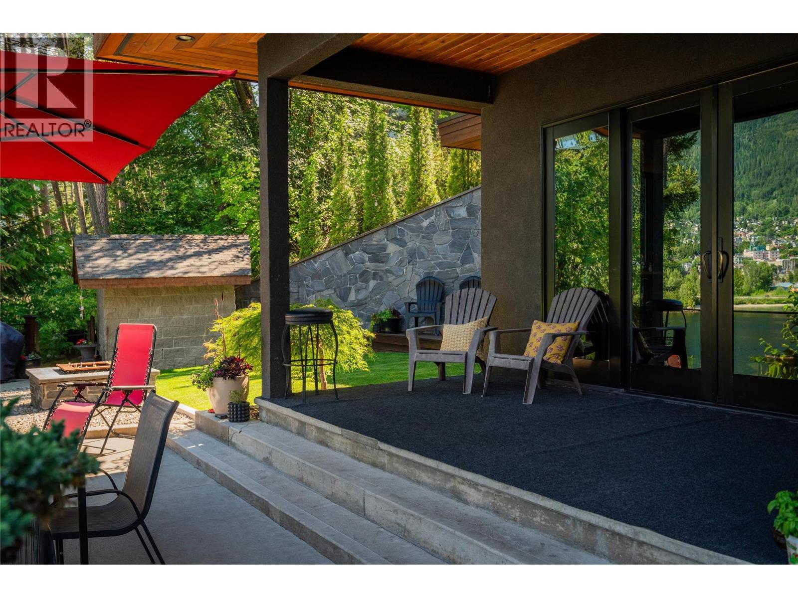 59 Johnstone Road, Nelson, BC - Outdoor With Deck Patio Veranda