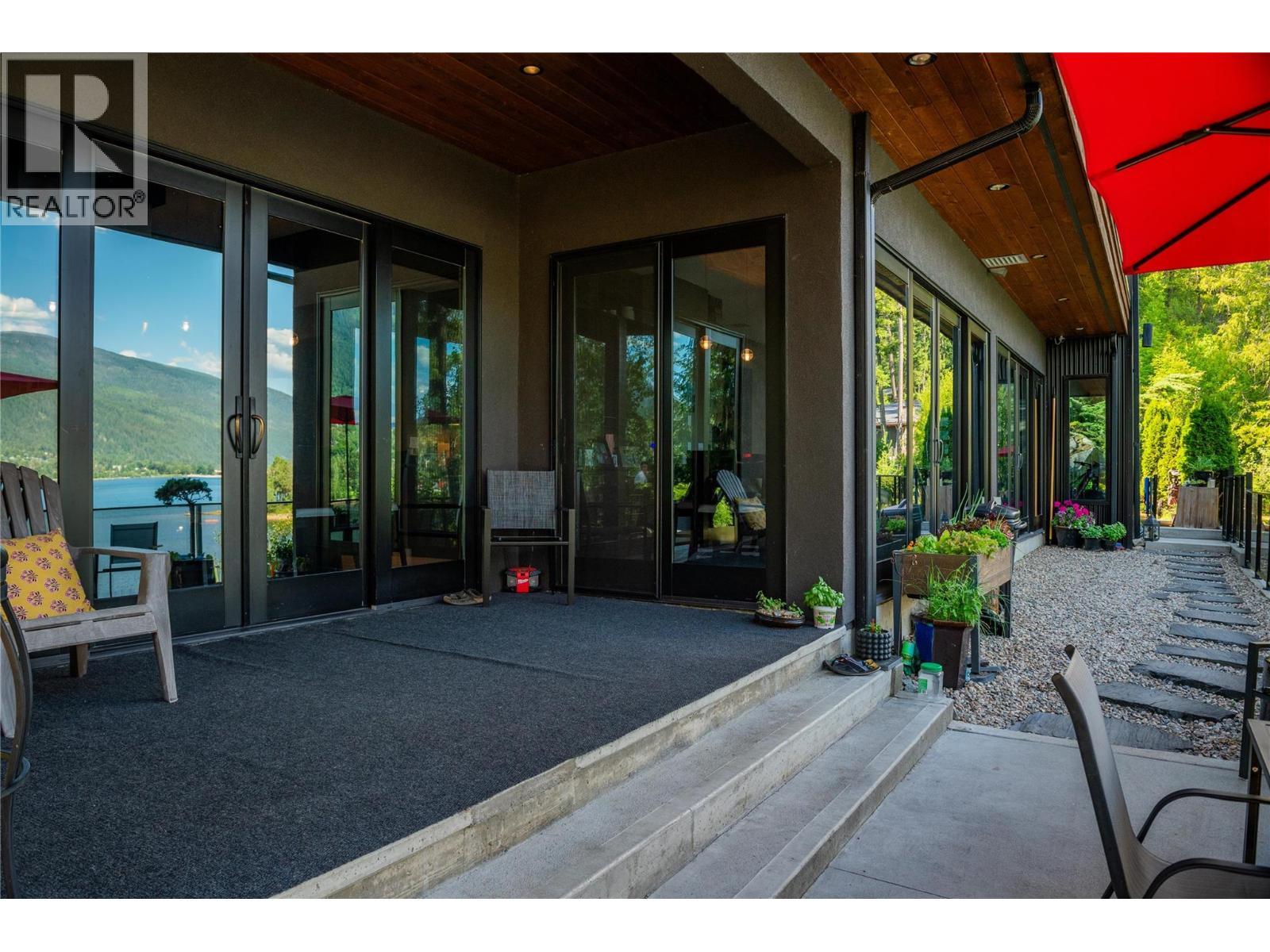 59 Johnstone Road, Nelson, BC - Outdoor With Deck Patio Veranda