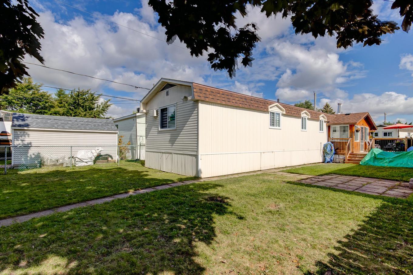 Backyard - 621-3950 Boul. Sir-Wilfrid-Laurier, Longueuil (Saint-Hubert), QC - Outdoor