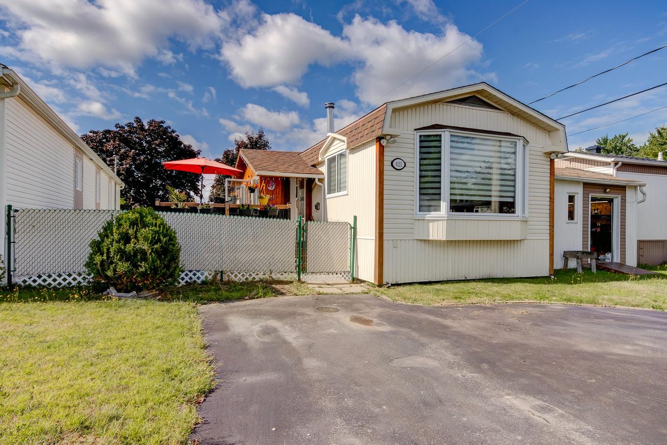 Frontage - 621-3950 Boul. Sir-Wilfrid-Laurier, Longueuil (Saint-Hubert), QC - Outdoor