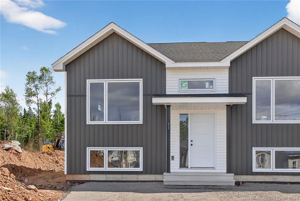 32 Cedric Crt, Dieppe, NB