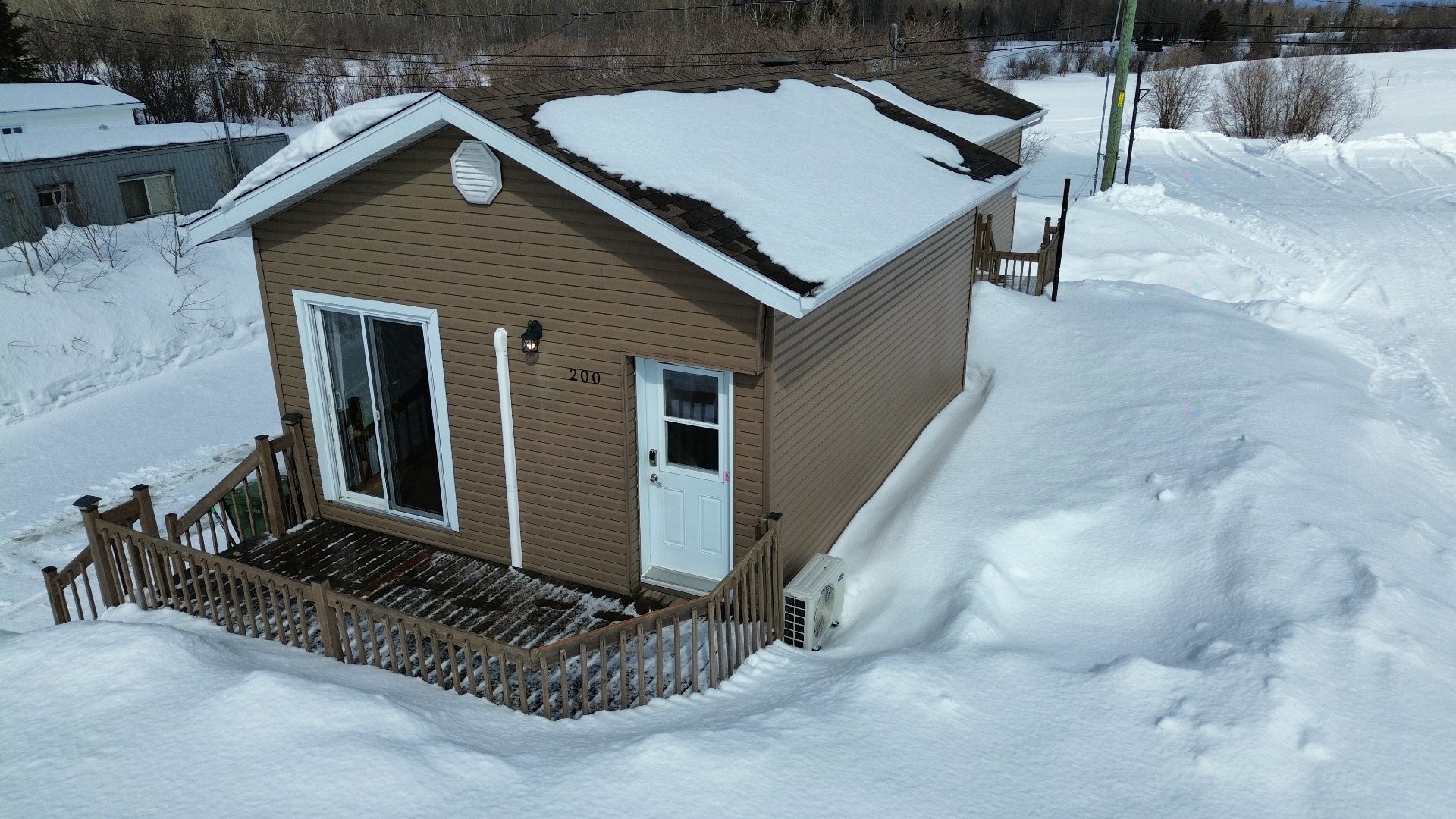 Front of Structure - 200 Av. Douay, Amos, QC - Outdoor