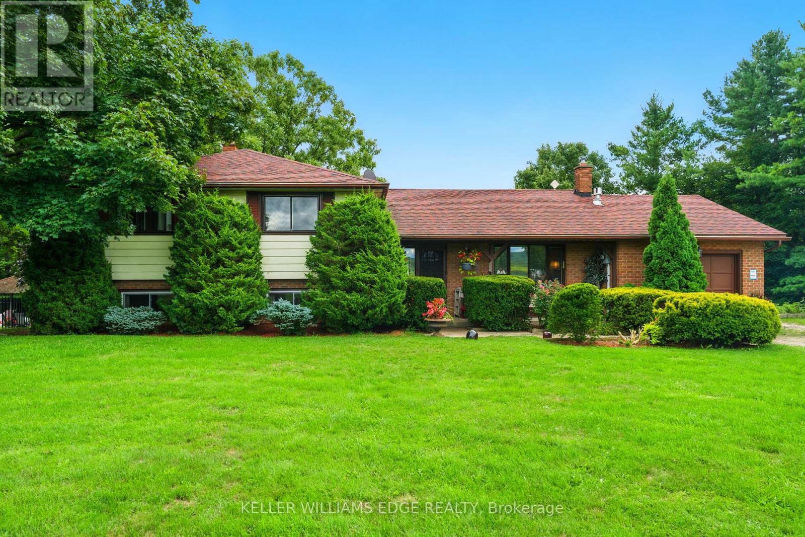 Custom built ( 1975) Good bones for a rebuild - 6101 Walkers Line, Burlington, ON