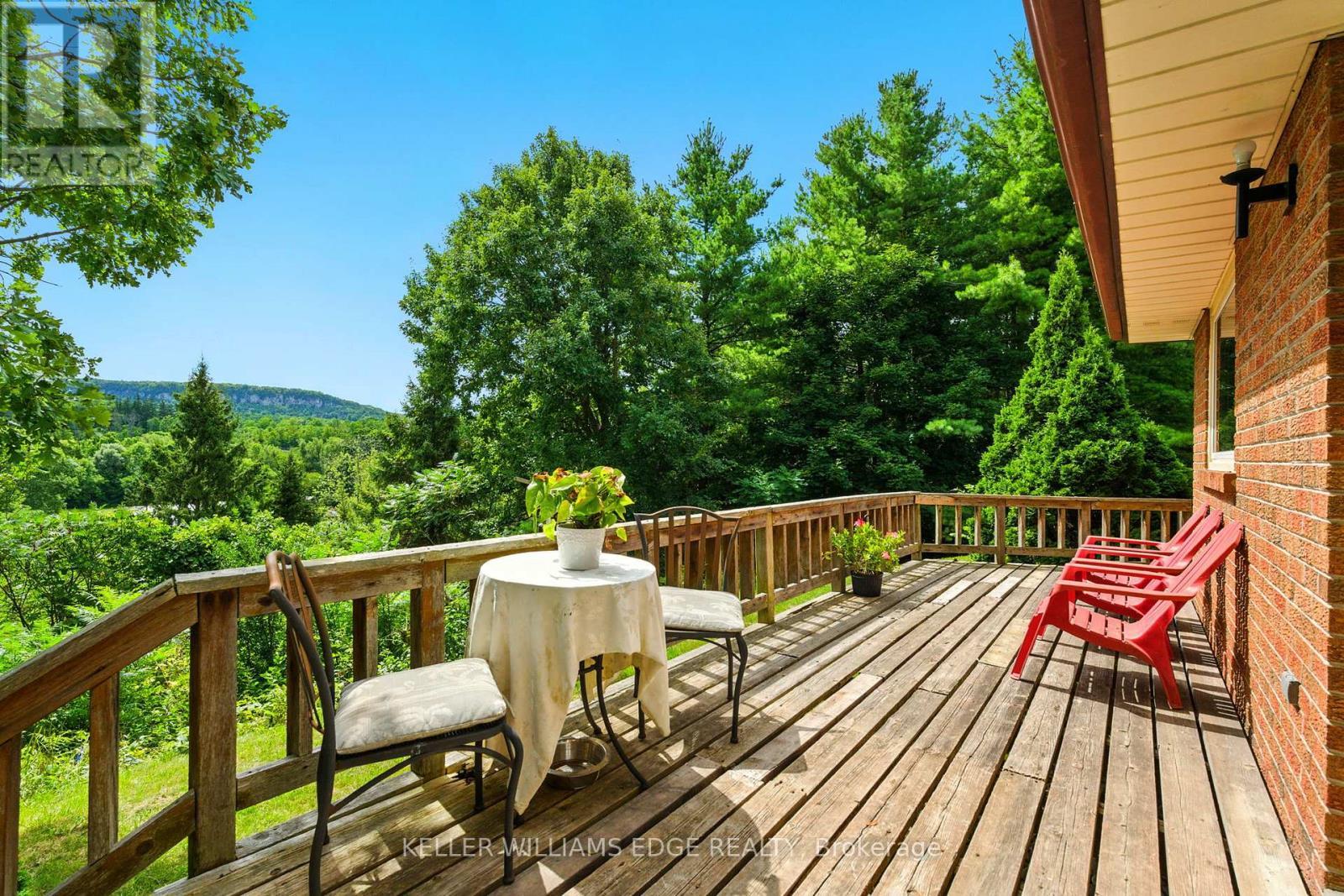 Upper deck wi - 6101 Walkers Line, Burlington, ON