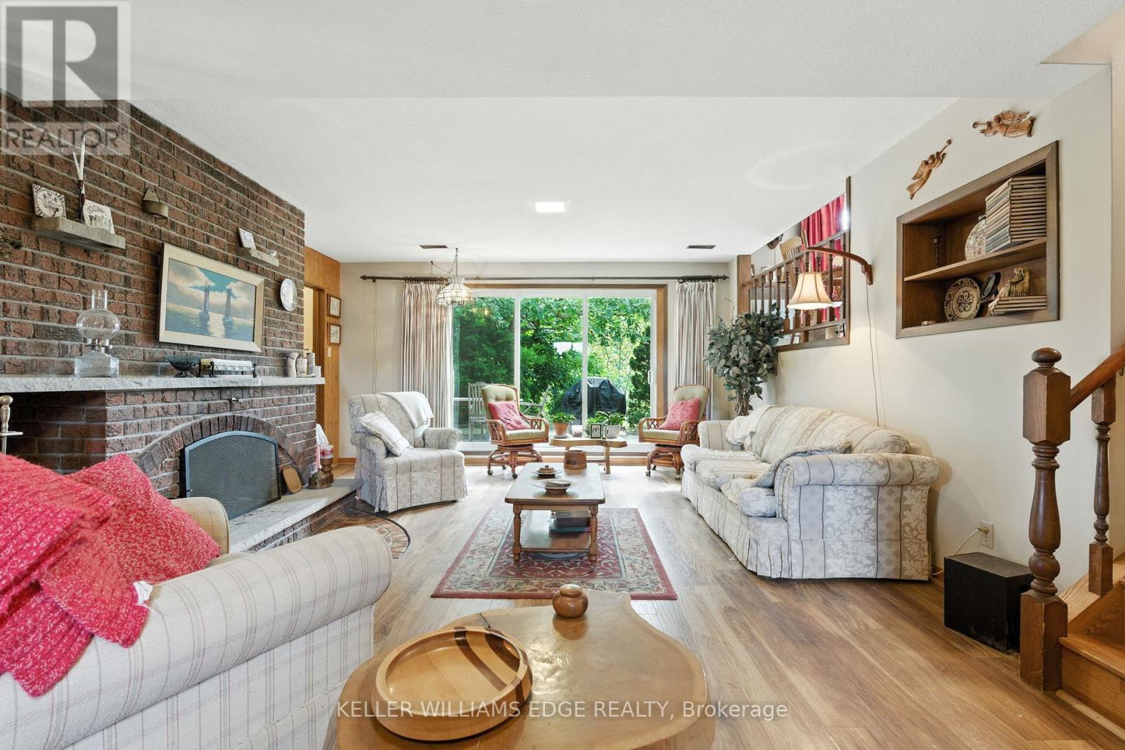 Family Room - 6101 Walkers Line, Burlington, ON