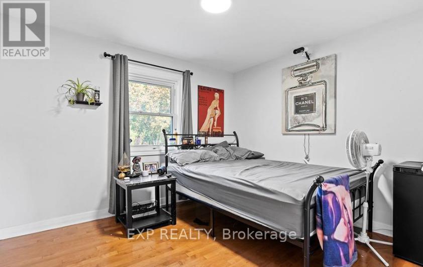 Upper - 304 First Avenue, Welland, ON - Indoor Photo Showing Bedroom